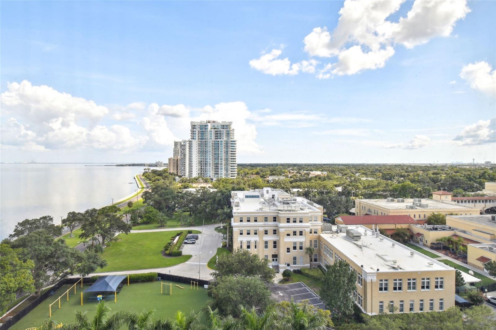 Image 82 of 100 For 3301 Bayshore Blvd  1409a