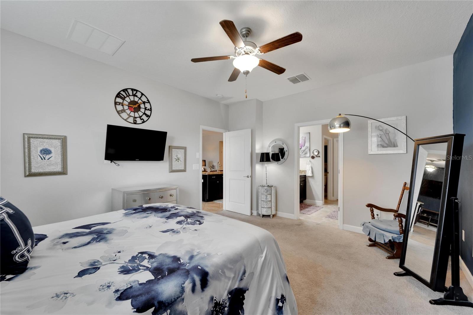 Listing photo id 16 for 10010 Ivory Drive