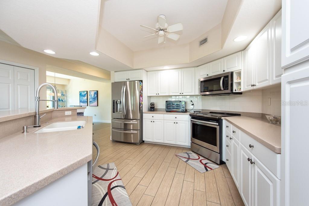 Image 22 of 100 For 1695 Pinellas Bayway S E4