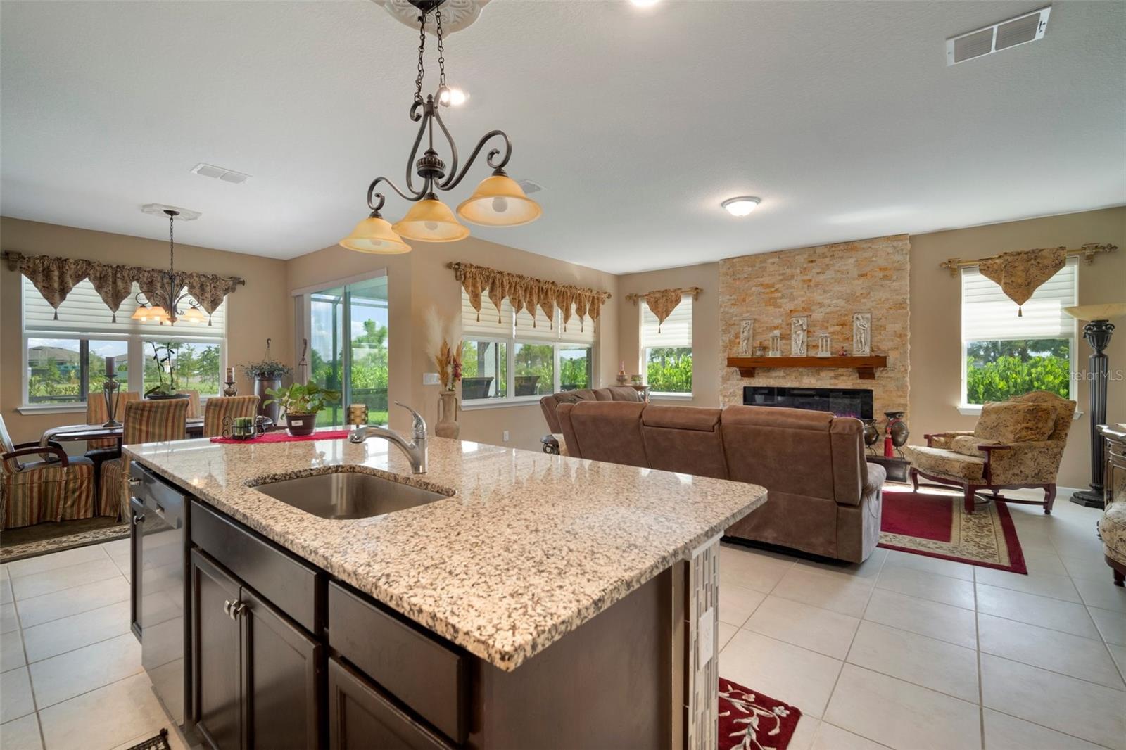 Listing photo id 12 for 8760 Ocean Tides Cove