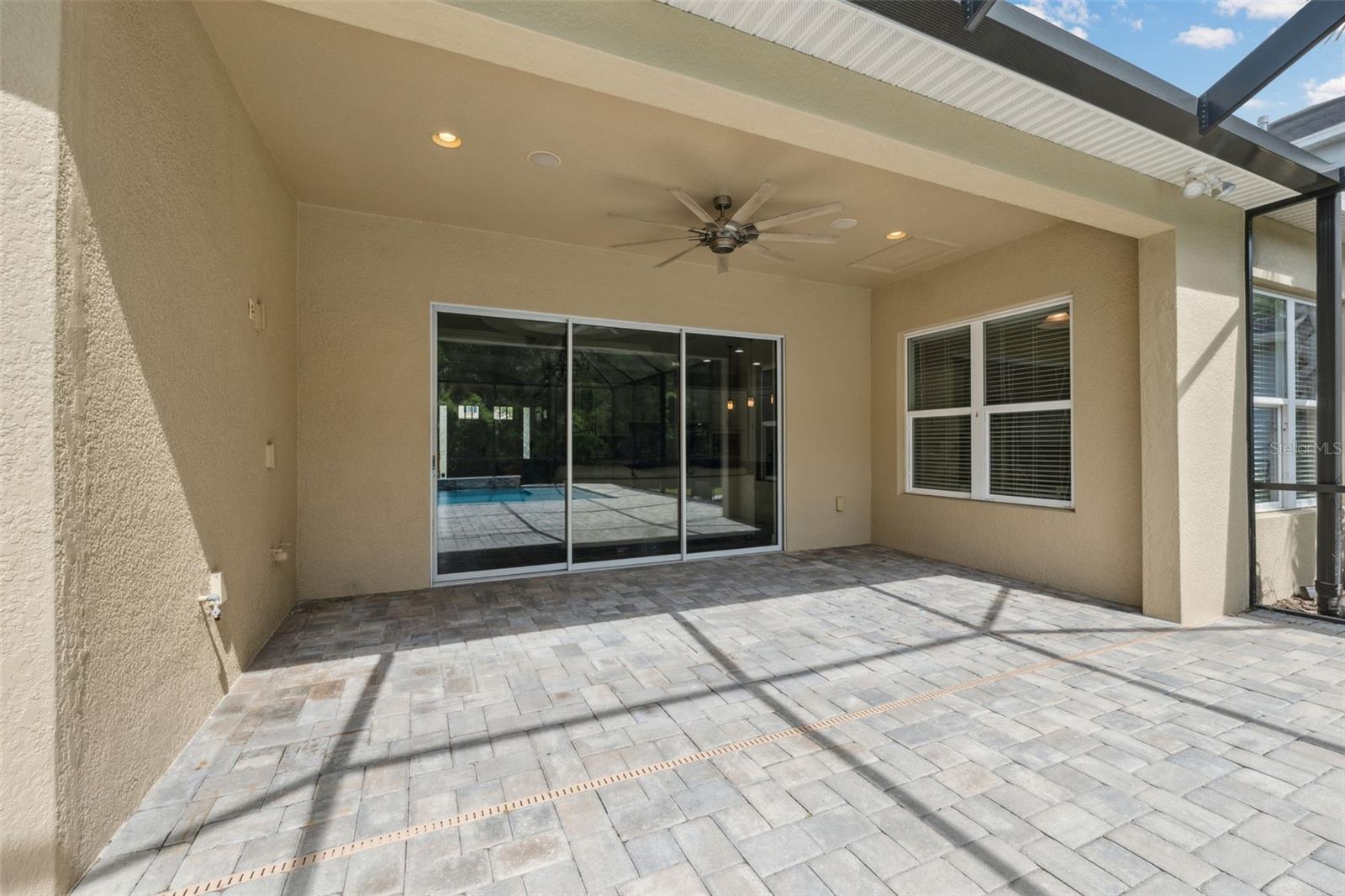 Listing photo id 23 for 8853 Bella Vita Circle