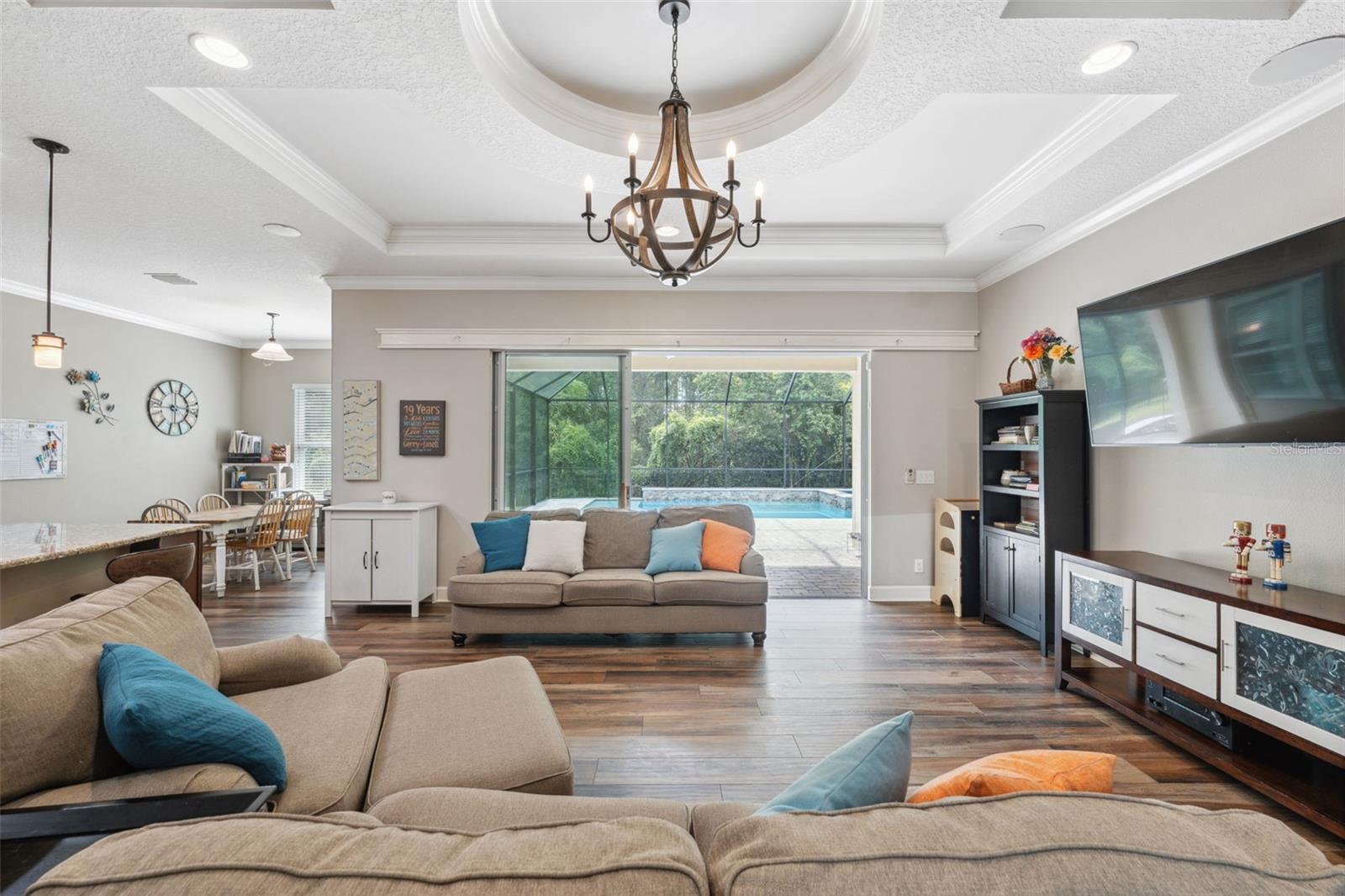 Listing photo id 2 for 8853 Bella Vita Circle