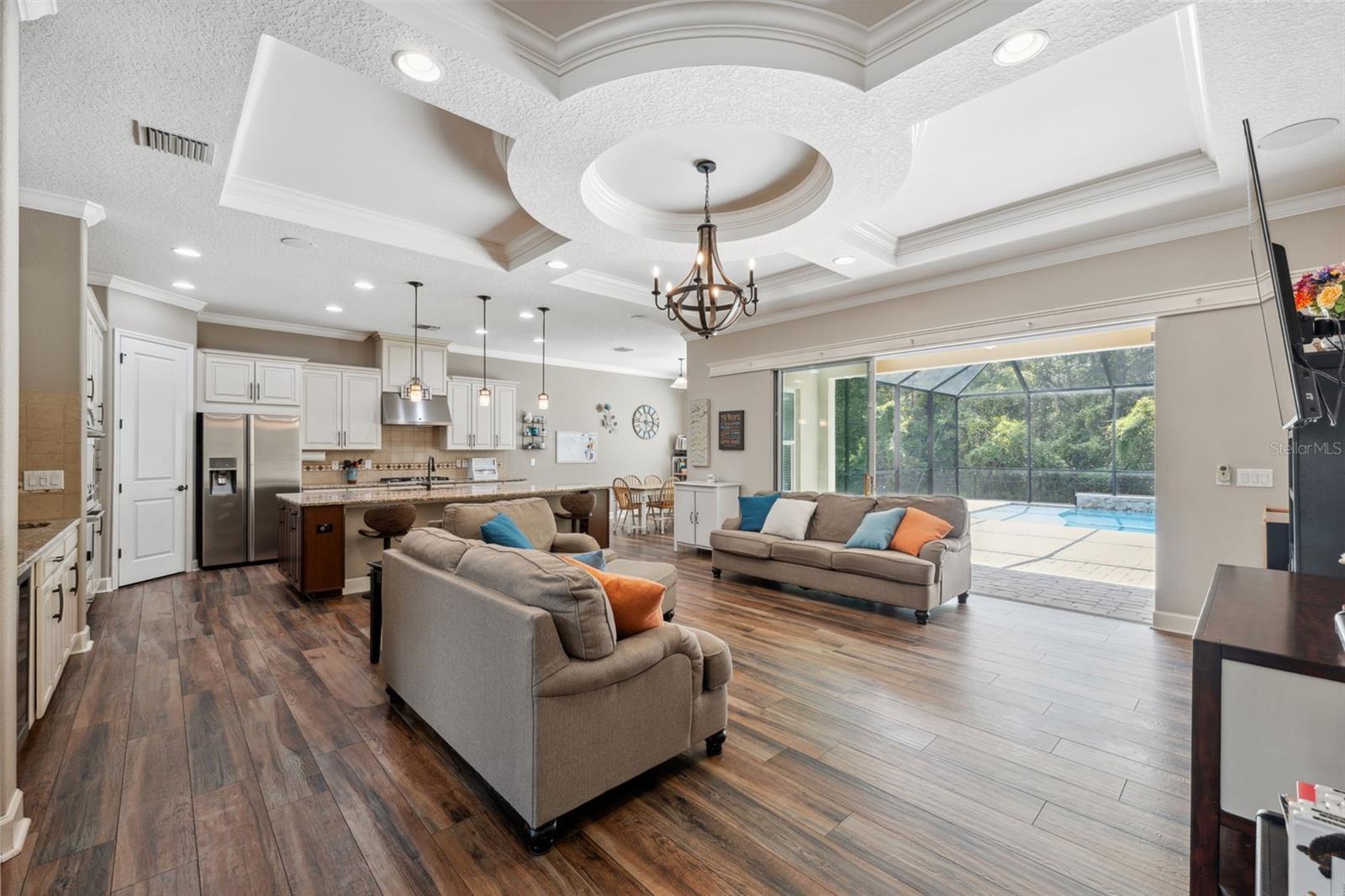 Listing photo id 3 for 8853 Bella Vita Circle