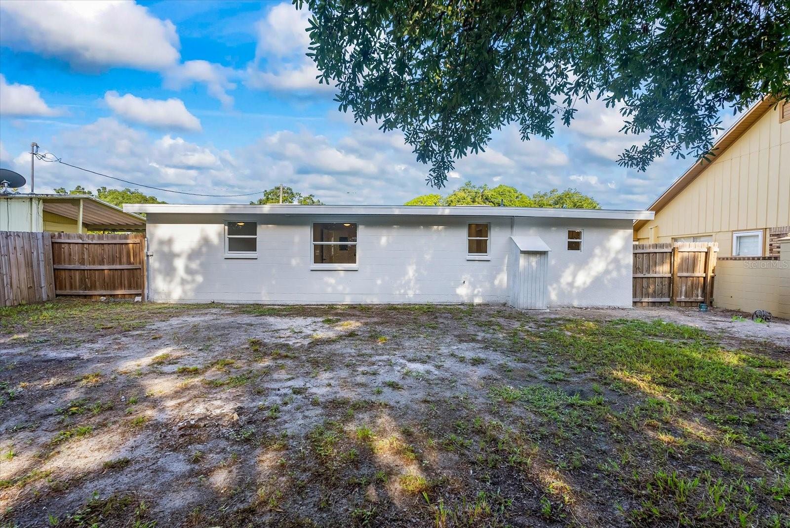 Listing photo id 23 for 5008 87th Street