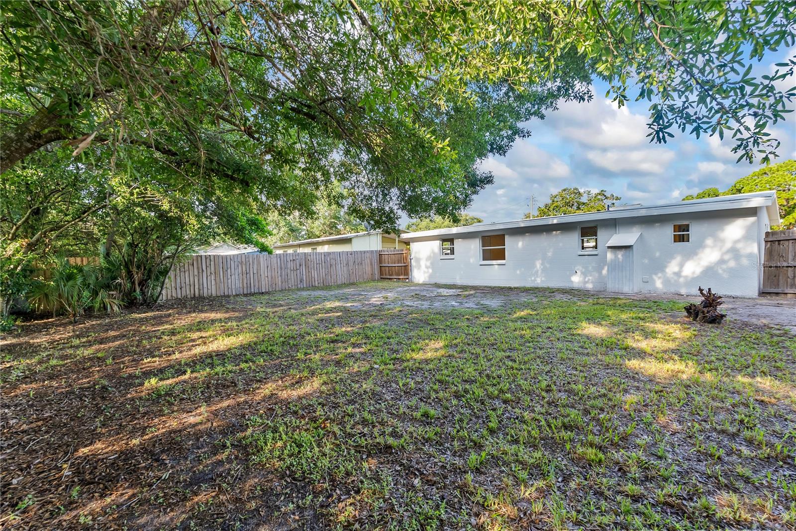 Listing photo id 24 for 5008 87th Street