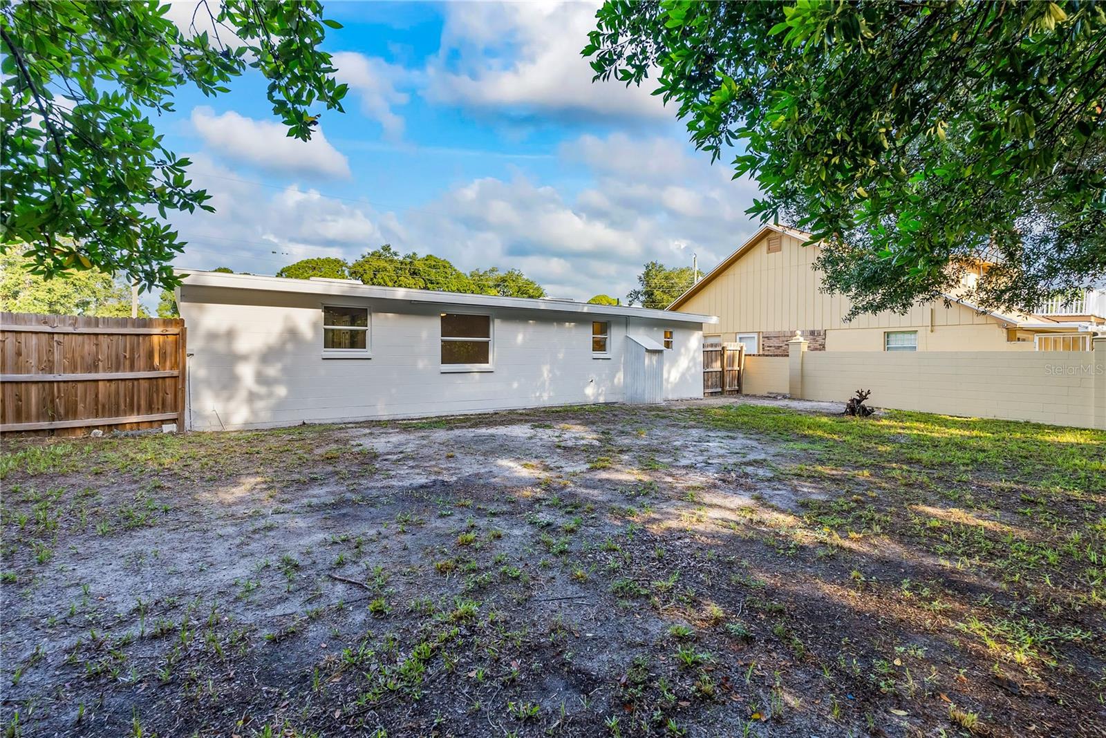 Listing photo id 25 for 5008 87th Street