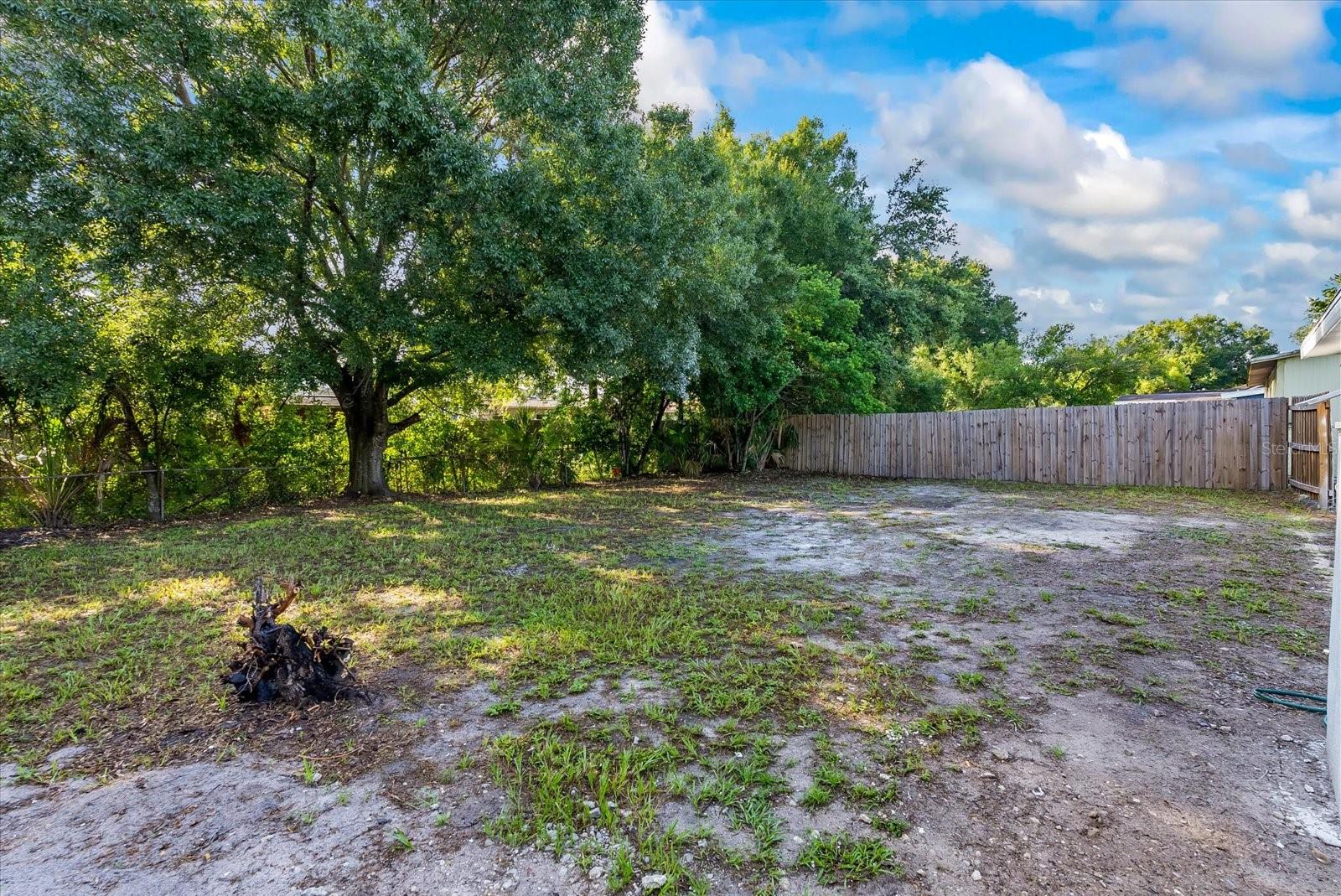 Listing photo id 26 for 5008 87th Street