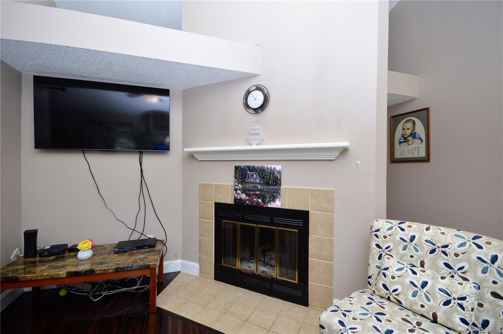 Listing photo id 1 for 1619 Bent Pine Way