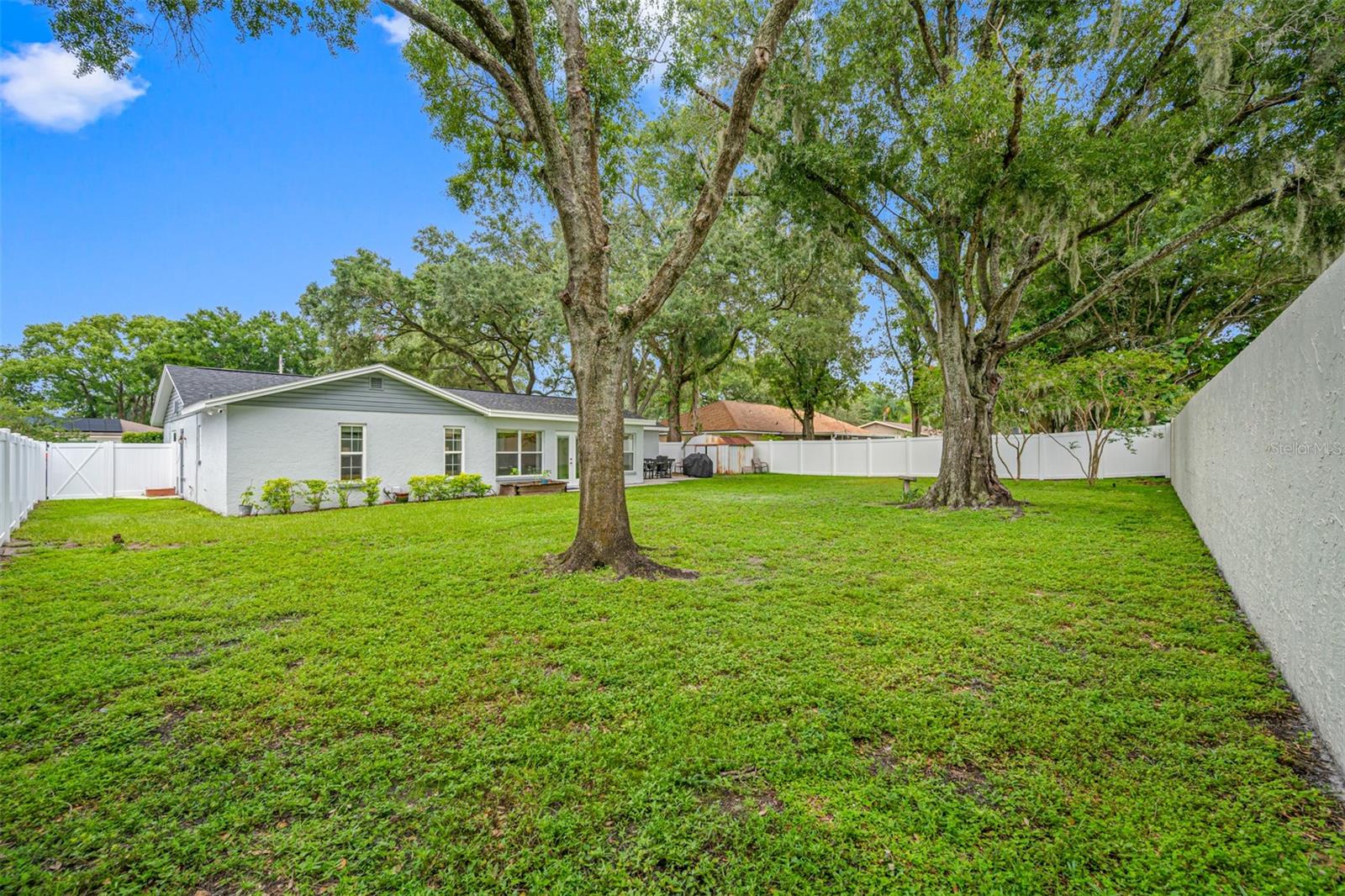 Listing photo id 12 for 13214 Moran Drive