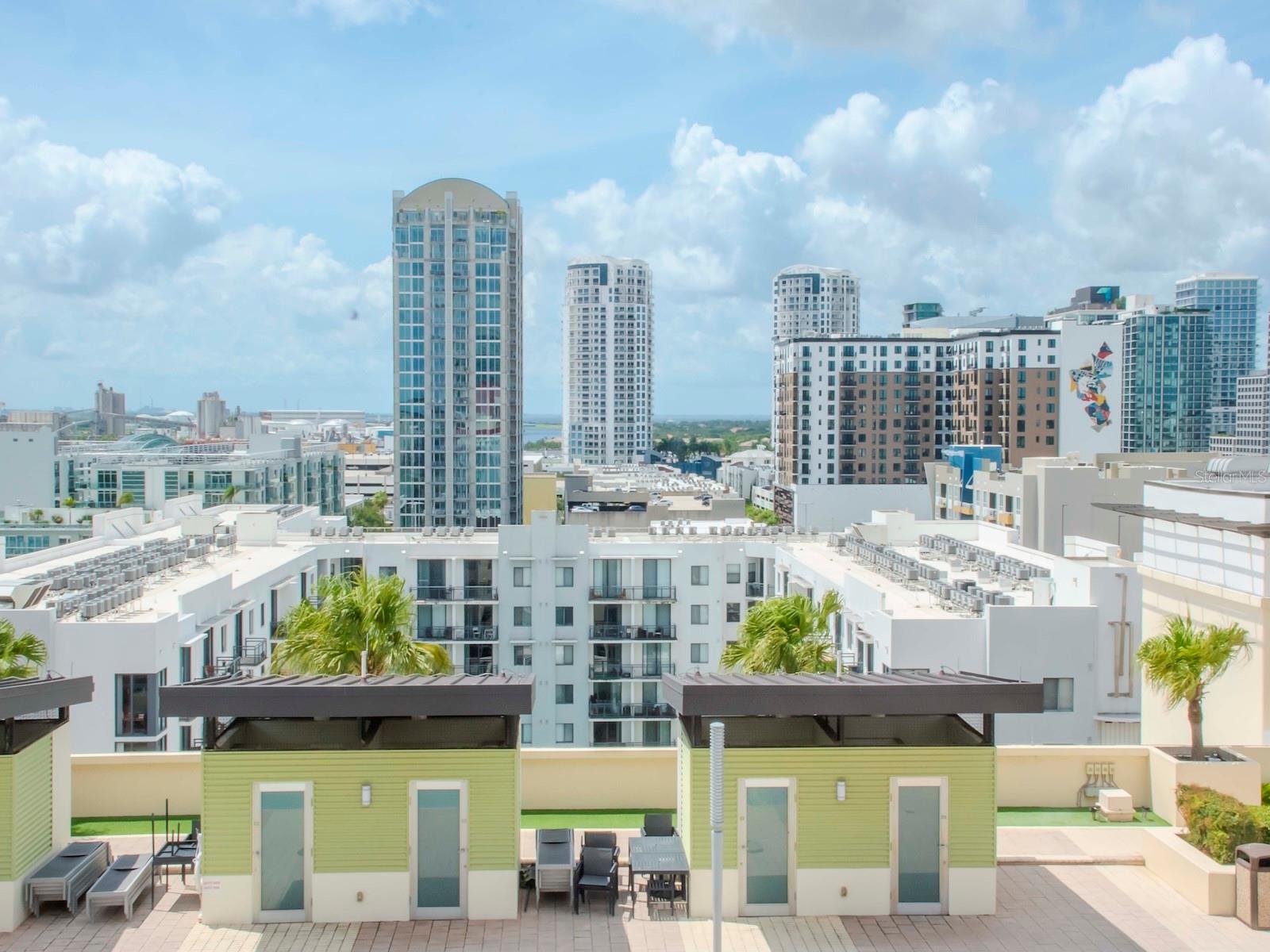 Listing photo id 36 for 1208 Kennedy Boulevard 1109