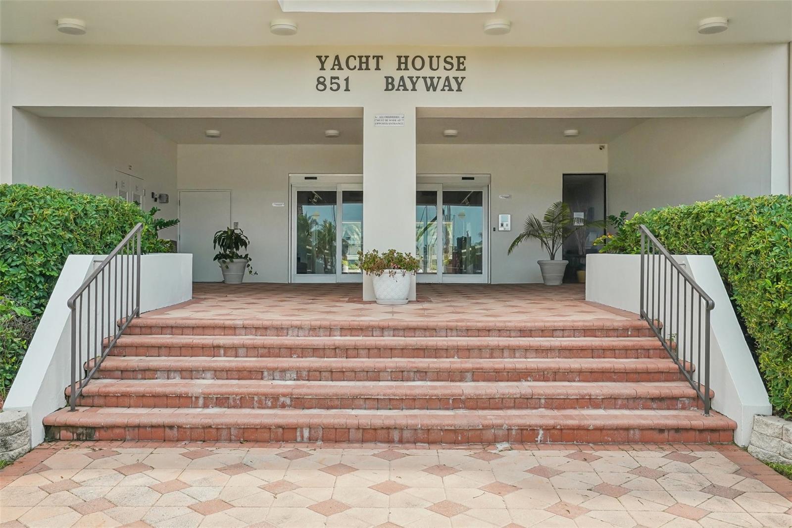 Image 4 of 76 For 851 Bayway Boulevard 104