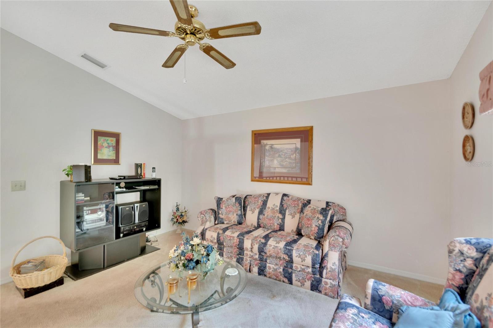 Listing photo id 26 for 13439 Beechberry Drive