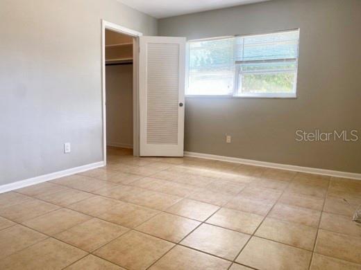 Listing photo id 11 for 1444 Bentley Street