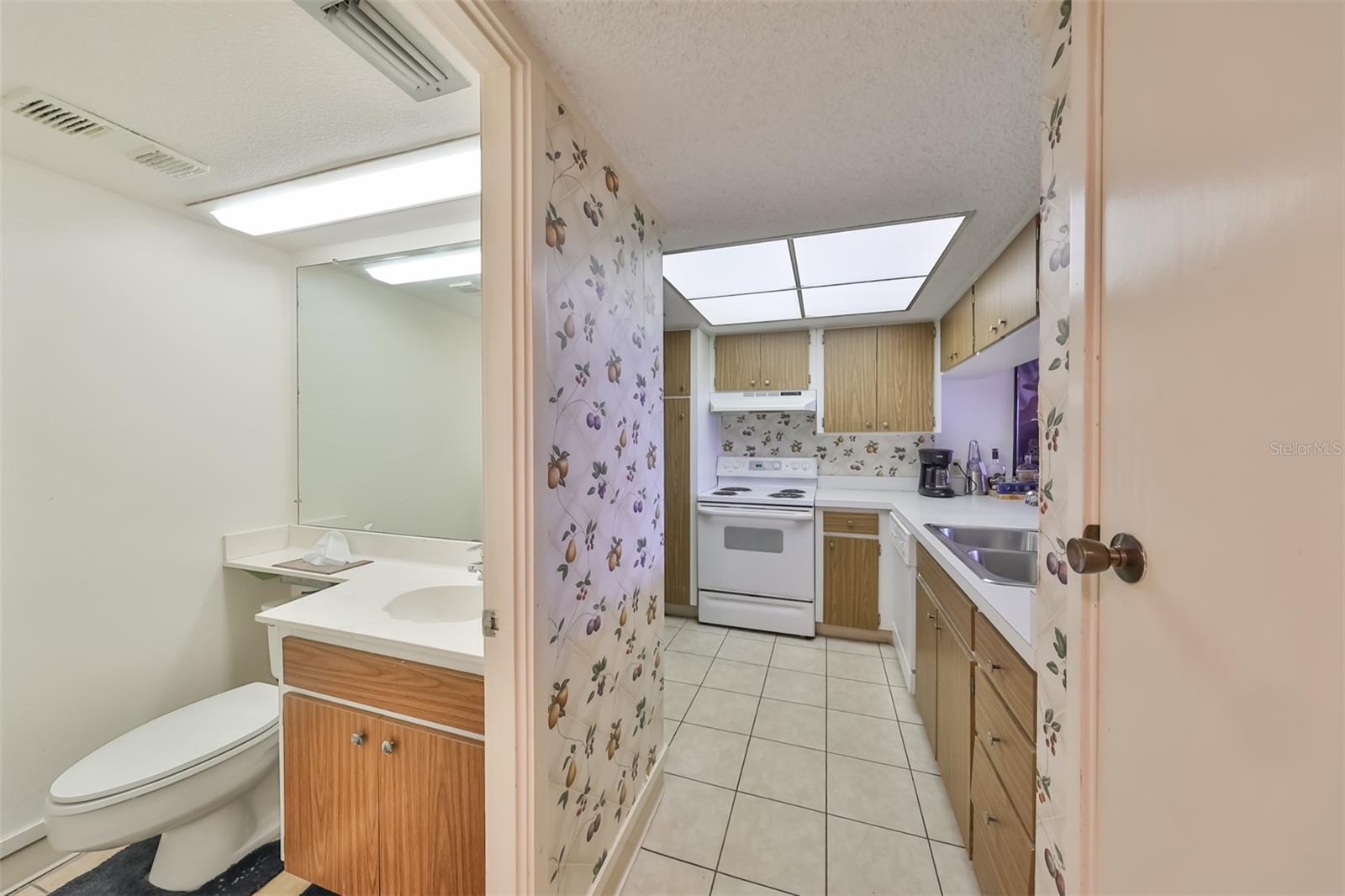 Image 11 of 33 For 4141 Bayshore Boulevard 905