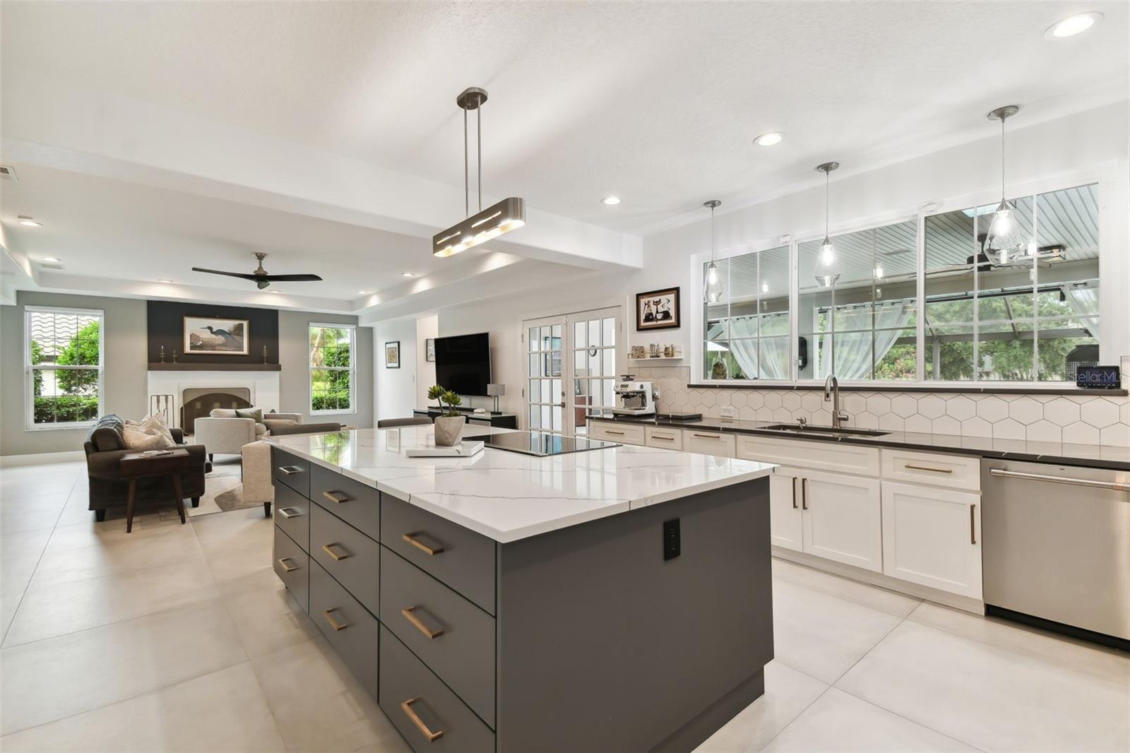 Listing photo id 23 for 5709 Longboat Boulevard