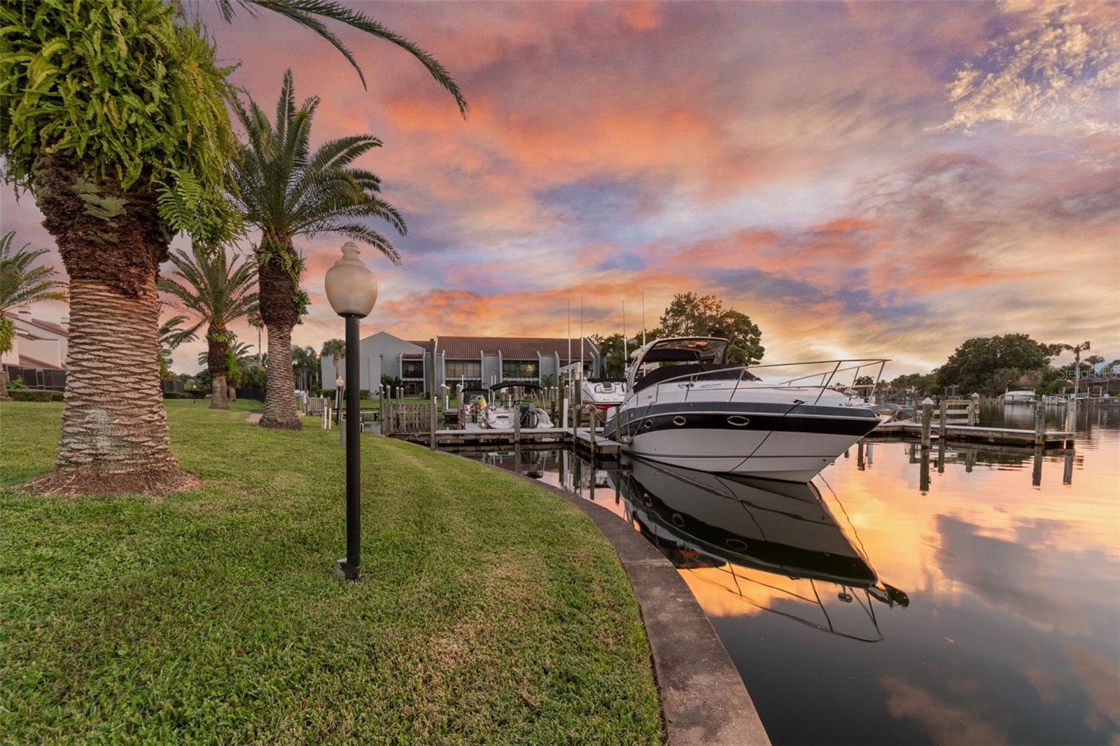 Listing photo id 70 for 5709 Longboat Boulevard