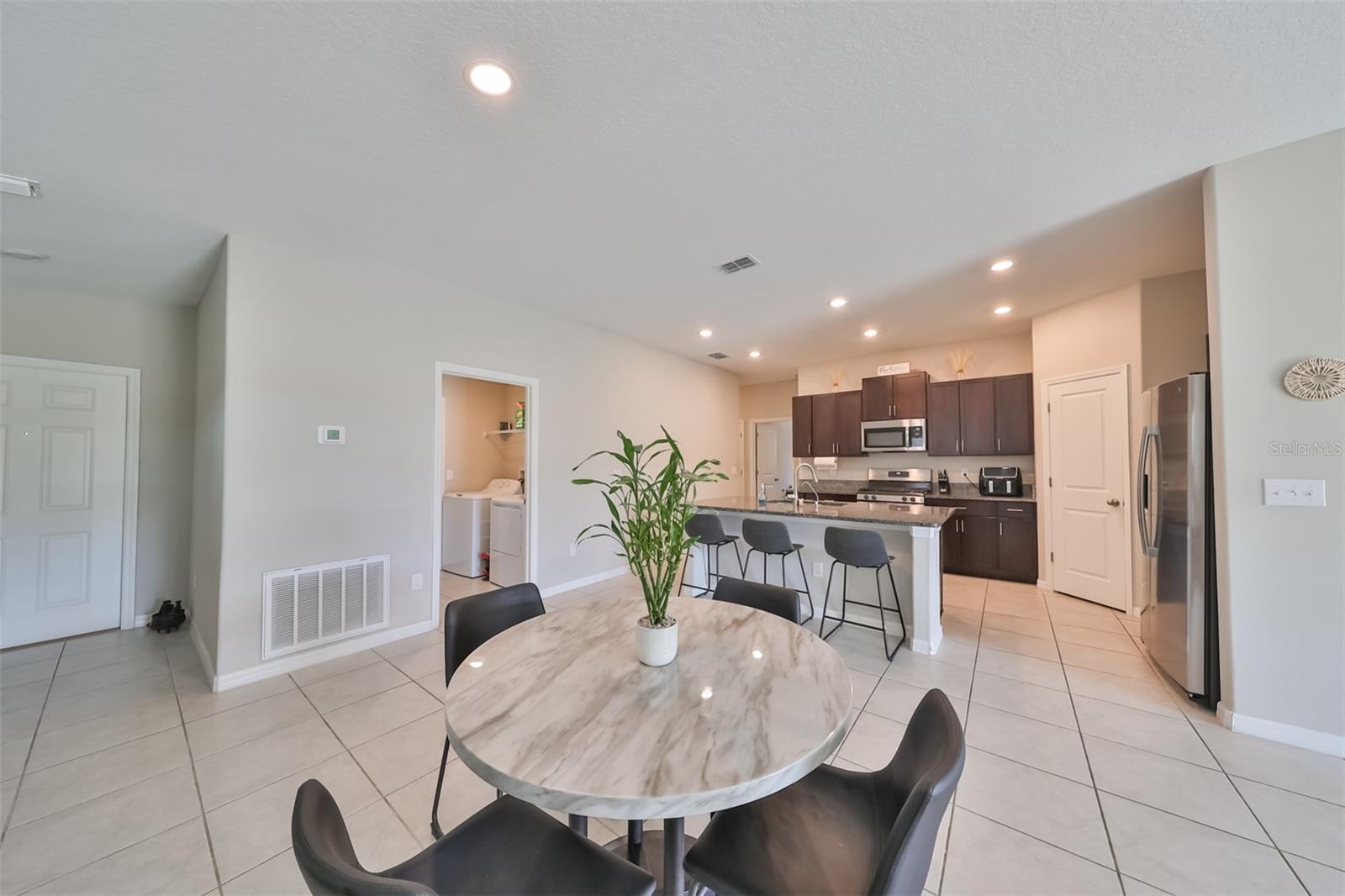 Listing photo id 13 for 9316 Channing Hill Drive