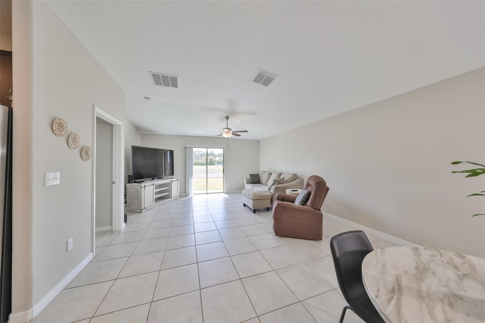 Listing photo id 7 for 9316 Channing Hill Drive