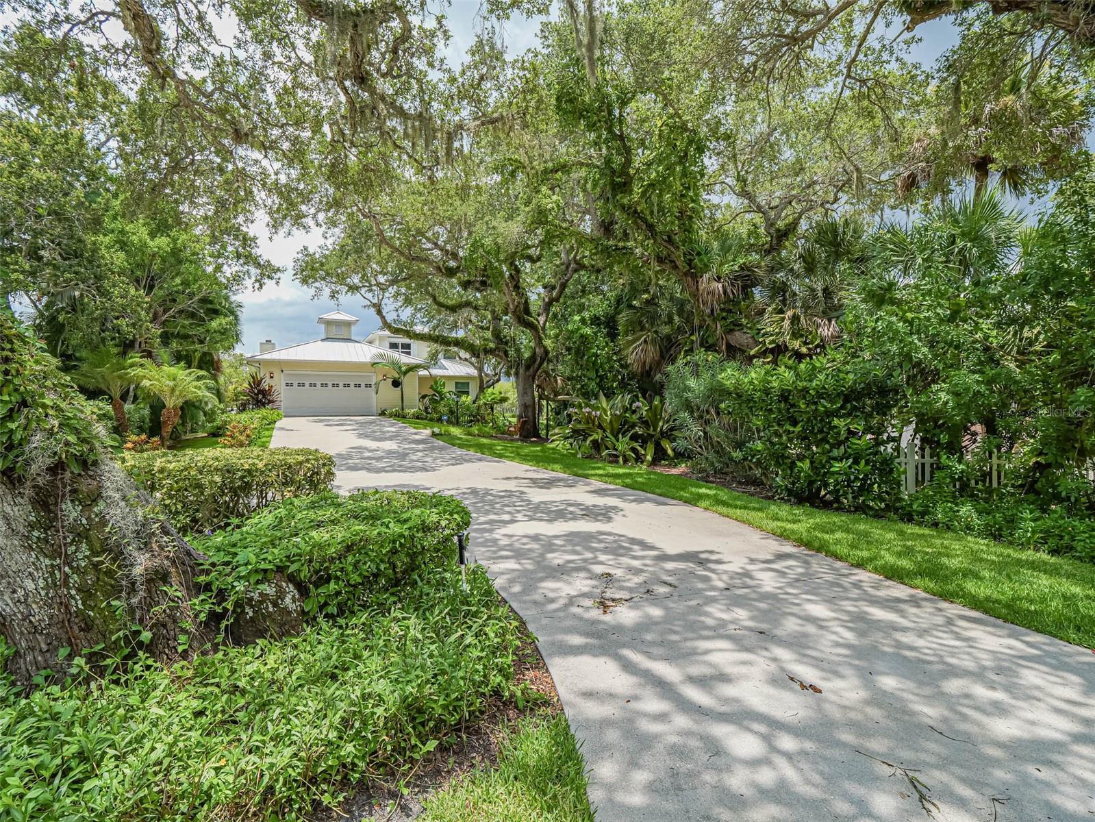 Details for 395 Live Oak Drive, VERO BEACH, FL 32963