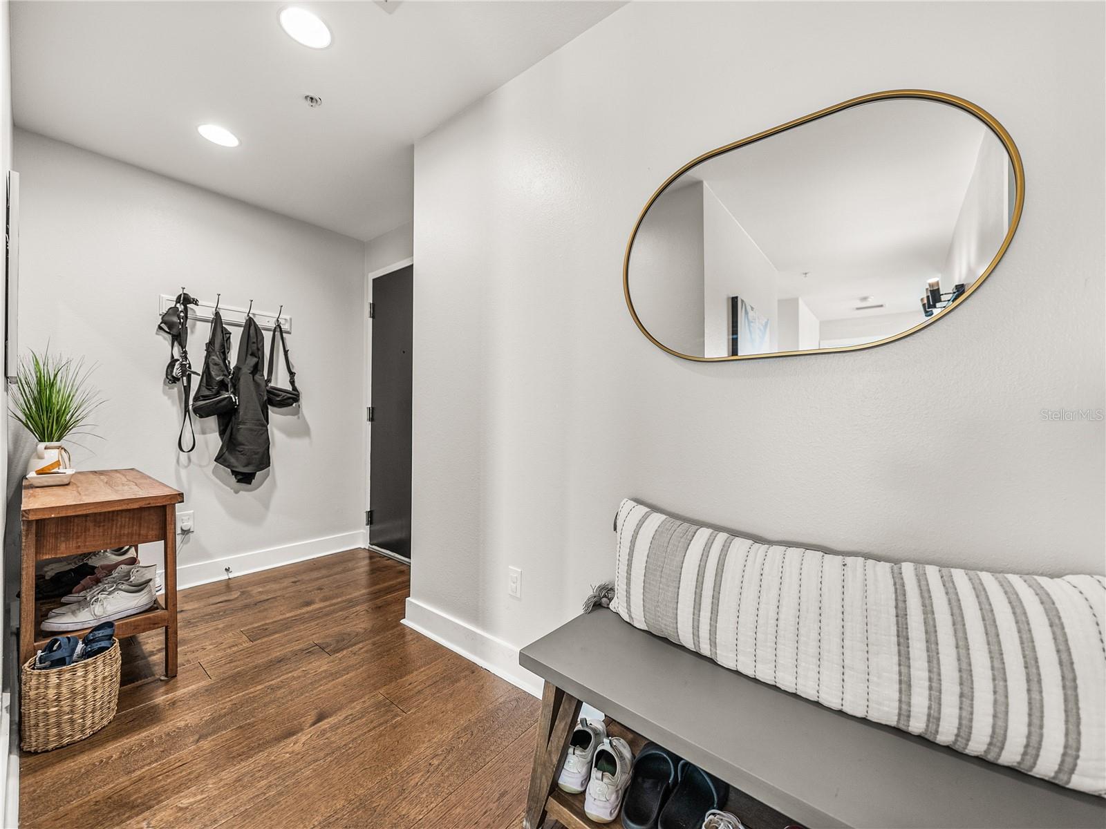 Listing photo id 2 for 1208 Kennedy Boulevard 734