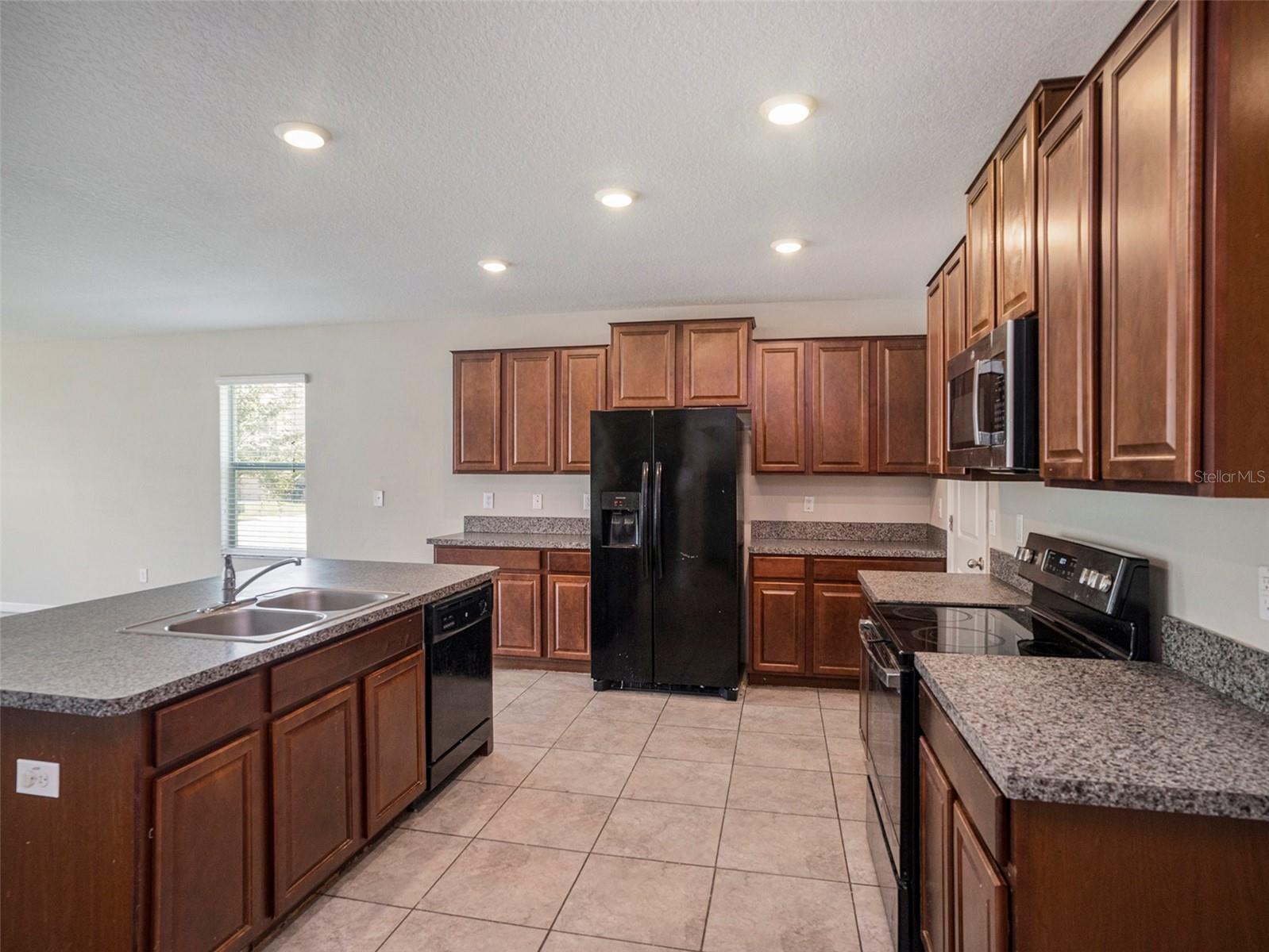 Listing photo id 2 for 12755 Flatwood Creek Drive