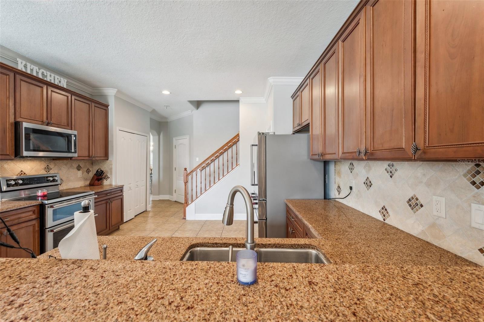 Listing photo id 16 for 11418 Dutch Iris Drive