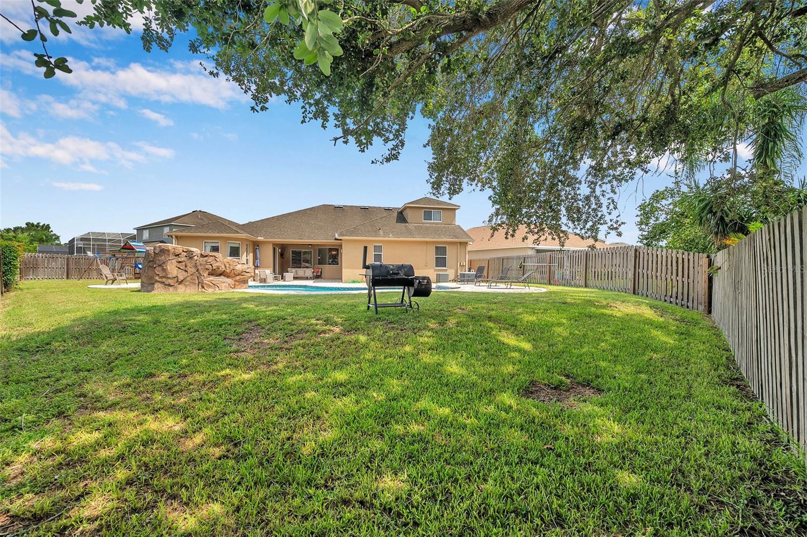 Listing photo id 60 for 11418 Dutch Iris Drive