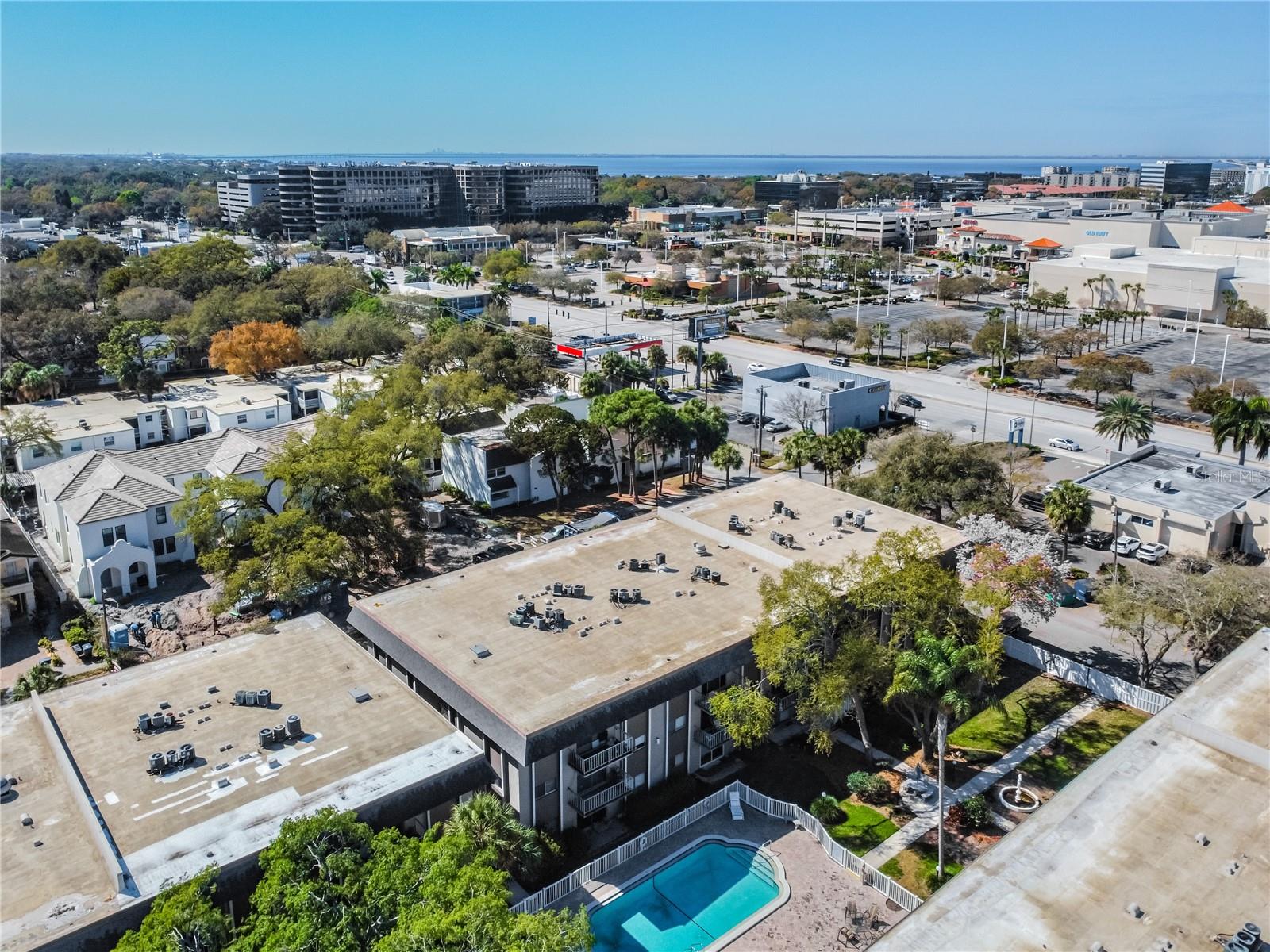 Listing photo id 23 for 4611 Fig Street 304