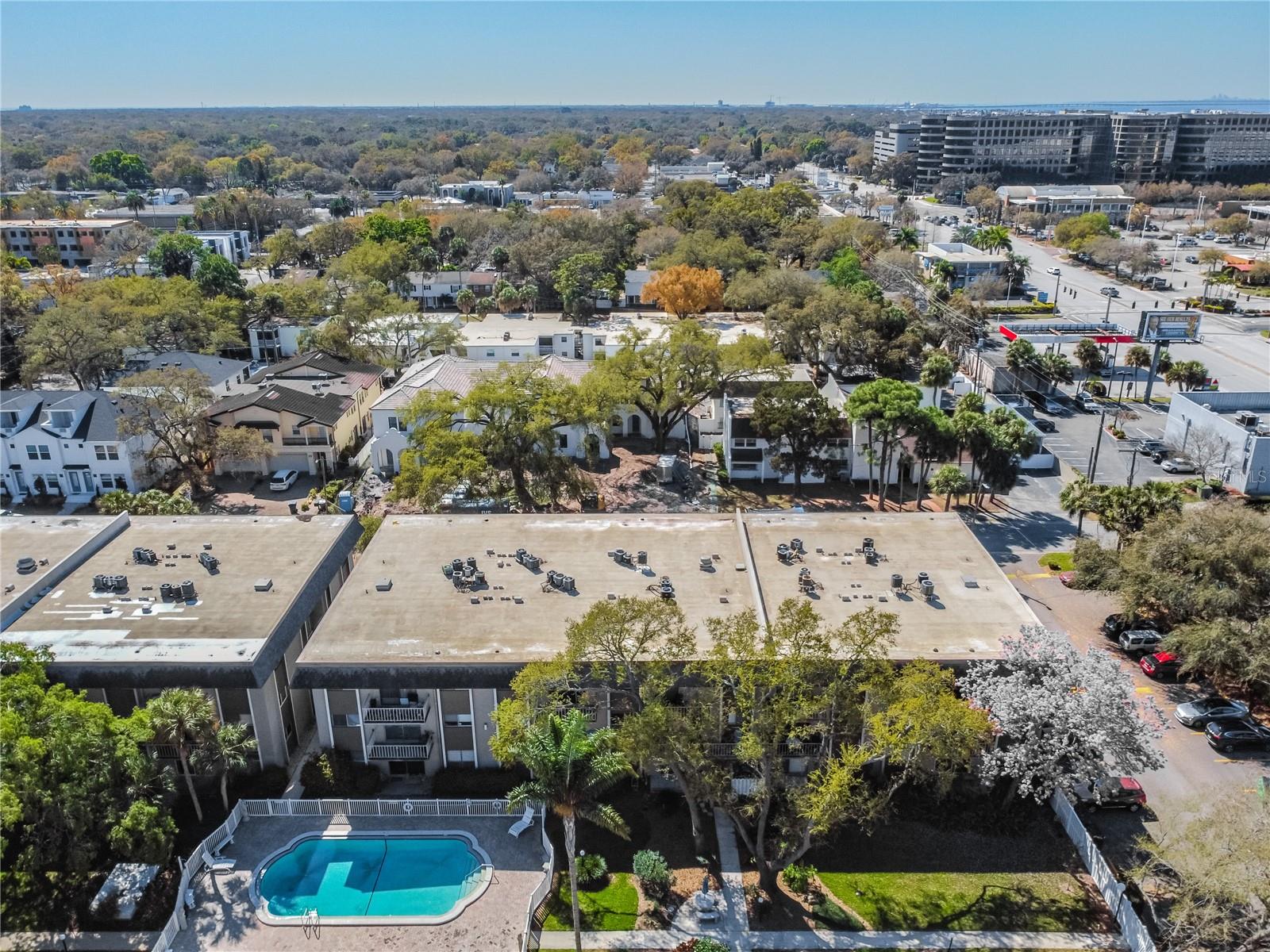 Listing photo id 25 for 4611 Fig Street 304