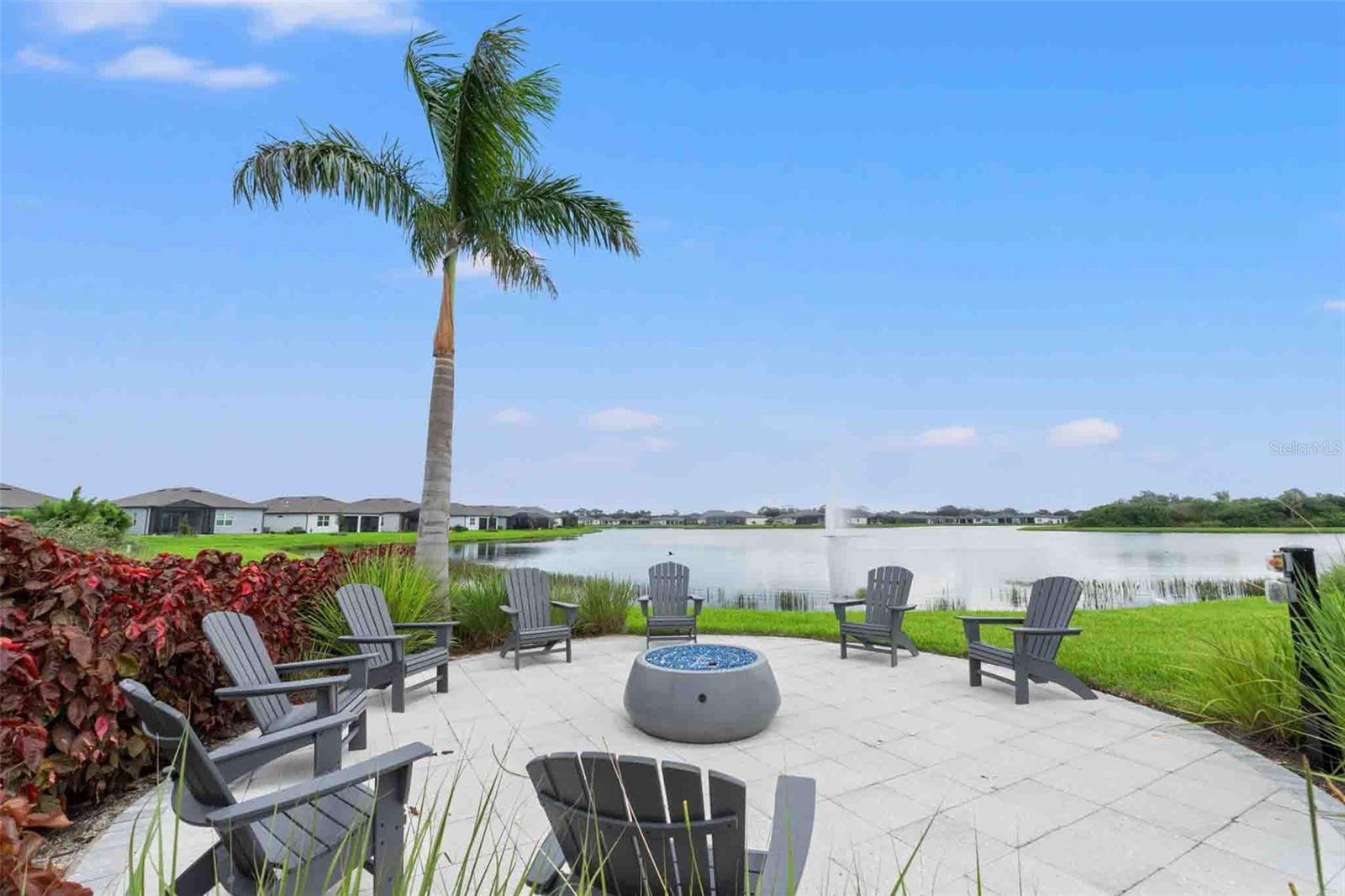 Listing photo id 62 for 8514 Coastal Palms Glen