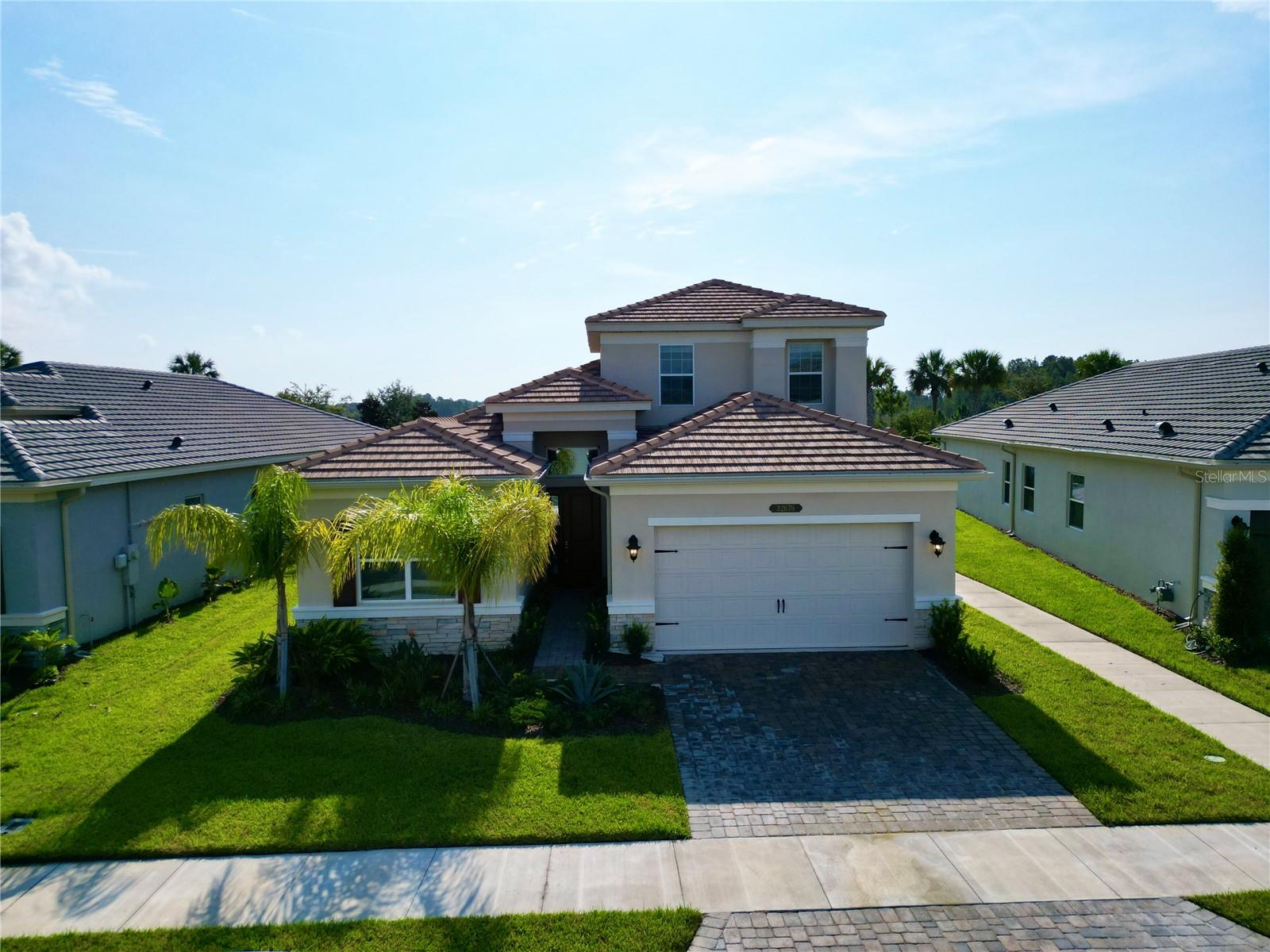 Listing photo id 62 for 32676 Tree Of Life Avenue