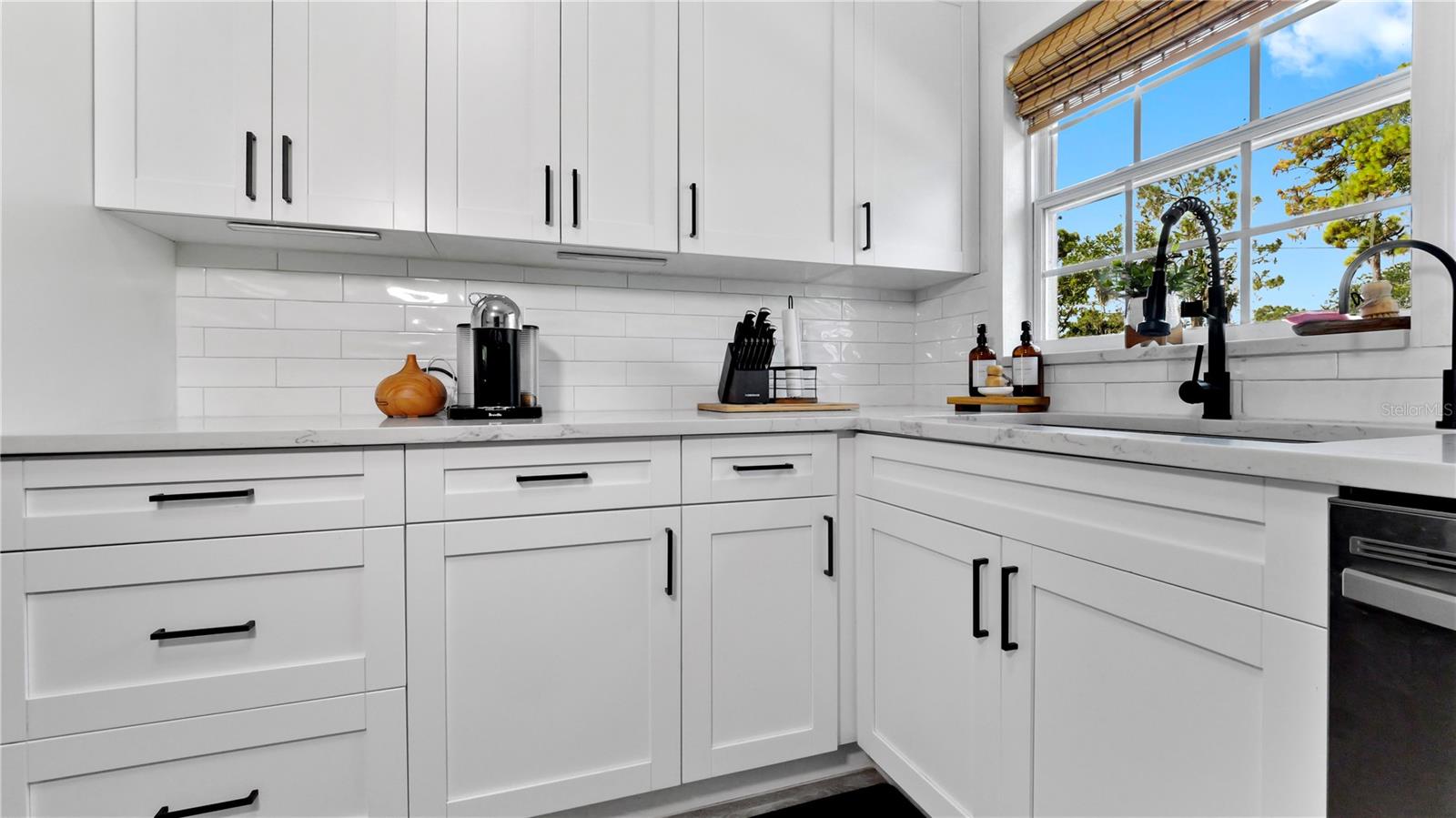 Image 11 of 35 For 20605 Preston Lane