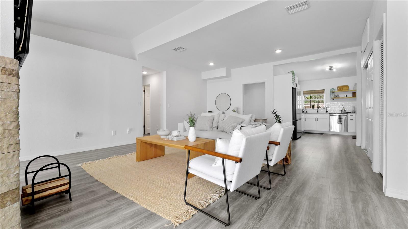 Image 7 of 35 For 20605 Preston Lane