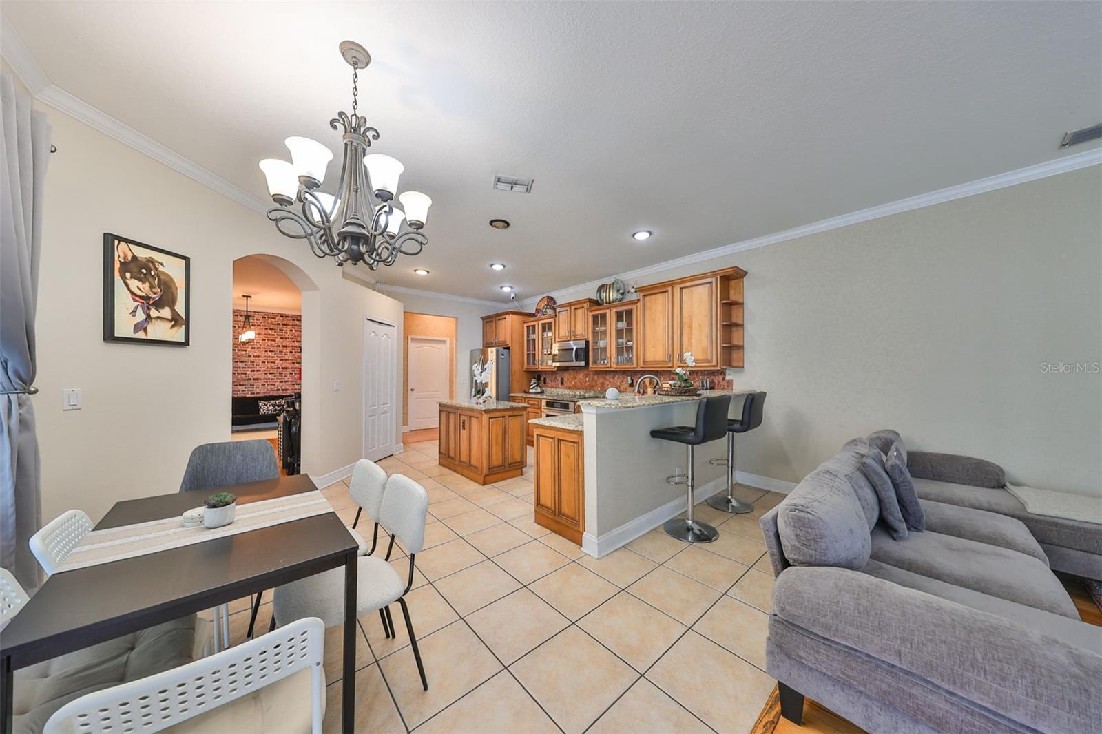 Listing photo id 17 for 12031 Mountbatten Drive