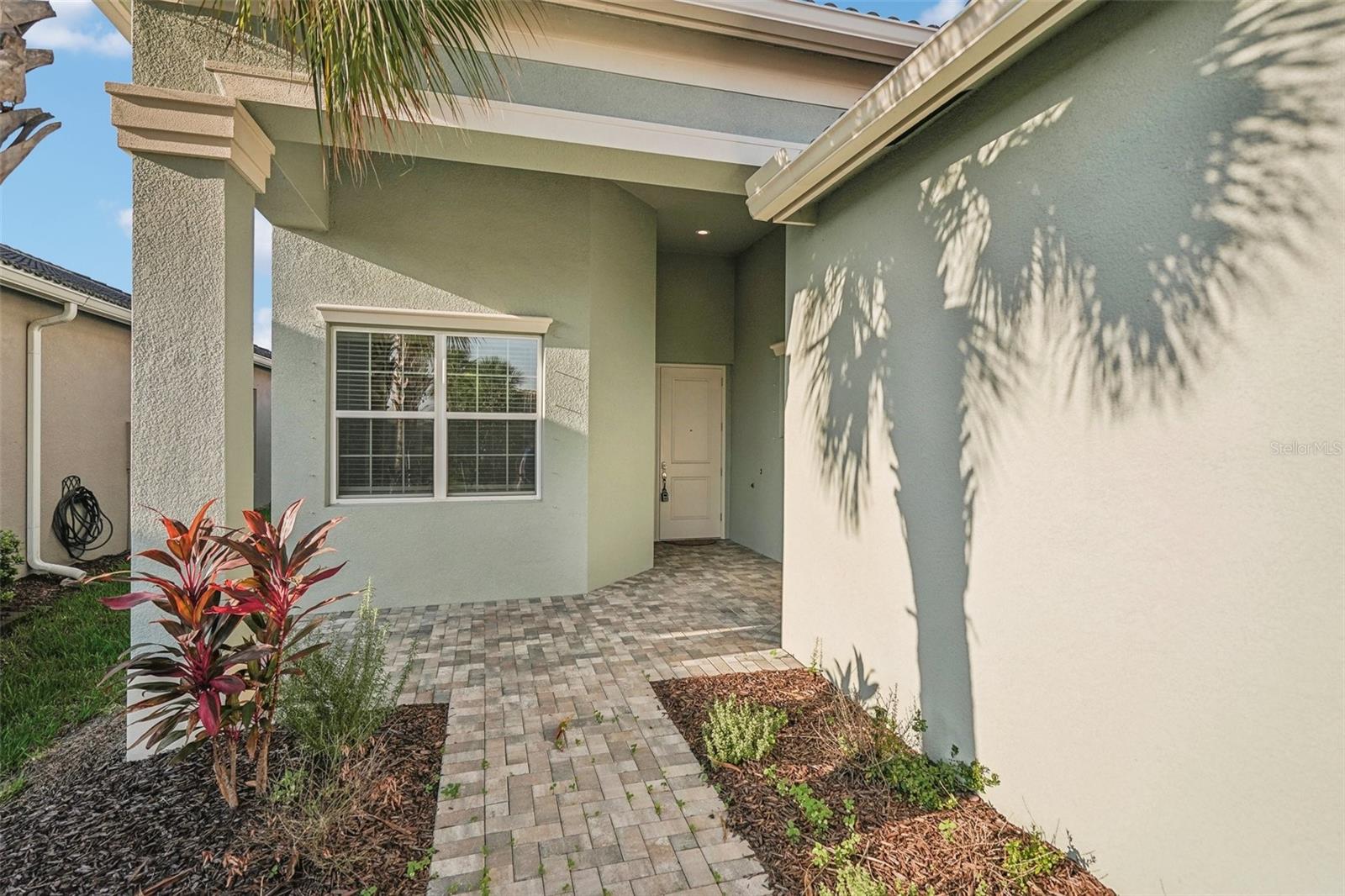 Listing photo id 2 for 4838 Sevilla Shores Drive