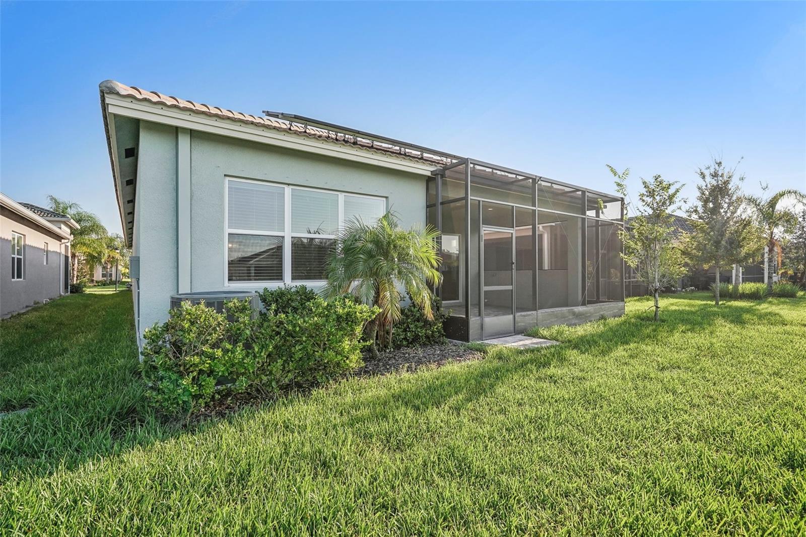 Listing photo id 41 for 4838 Sevilla Shores Drive