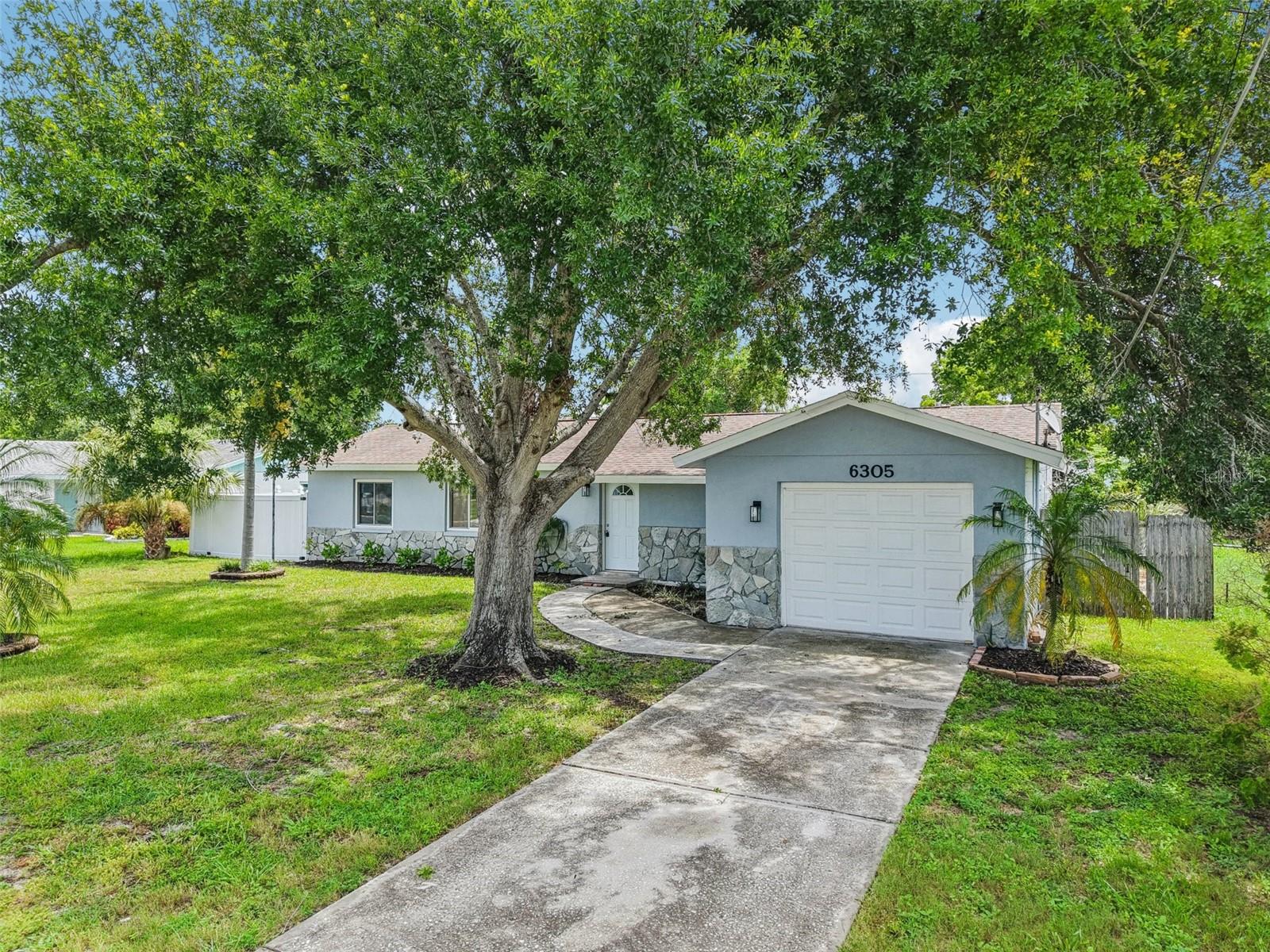 Listing photo id 48 for 6305 Flamingo Drive