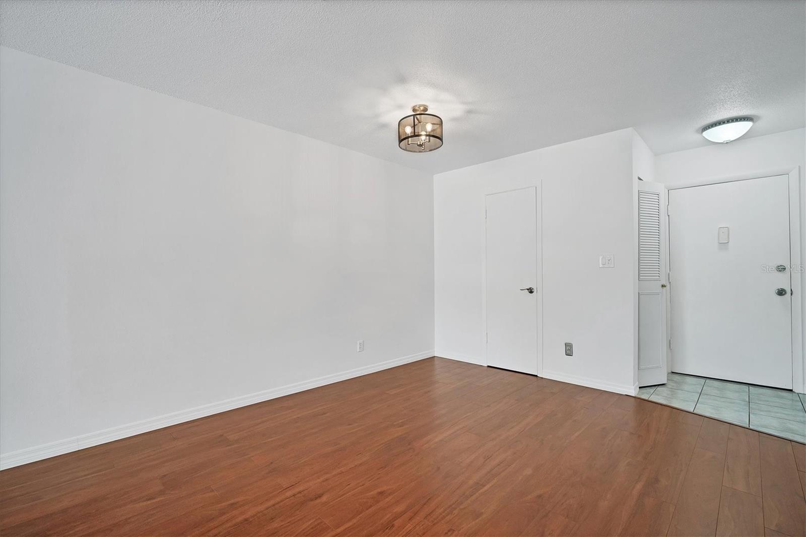 Image 11 of 26 For 4611 Fig Street 106