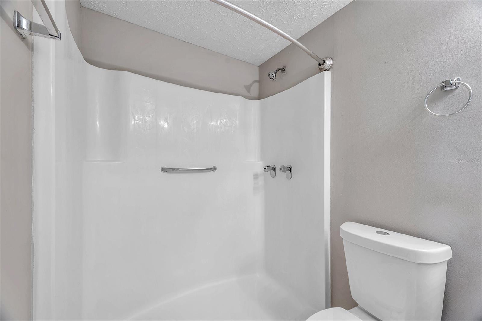 Listing photo id 26 for 16203 Lakehead Court