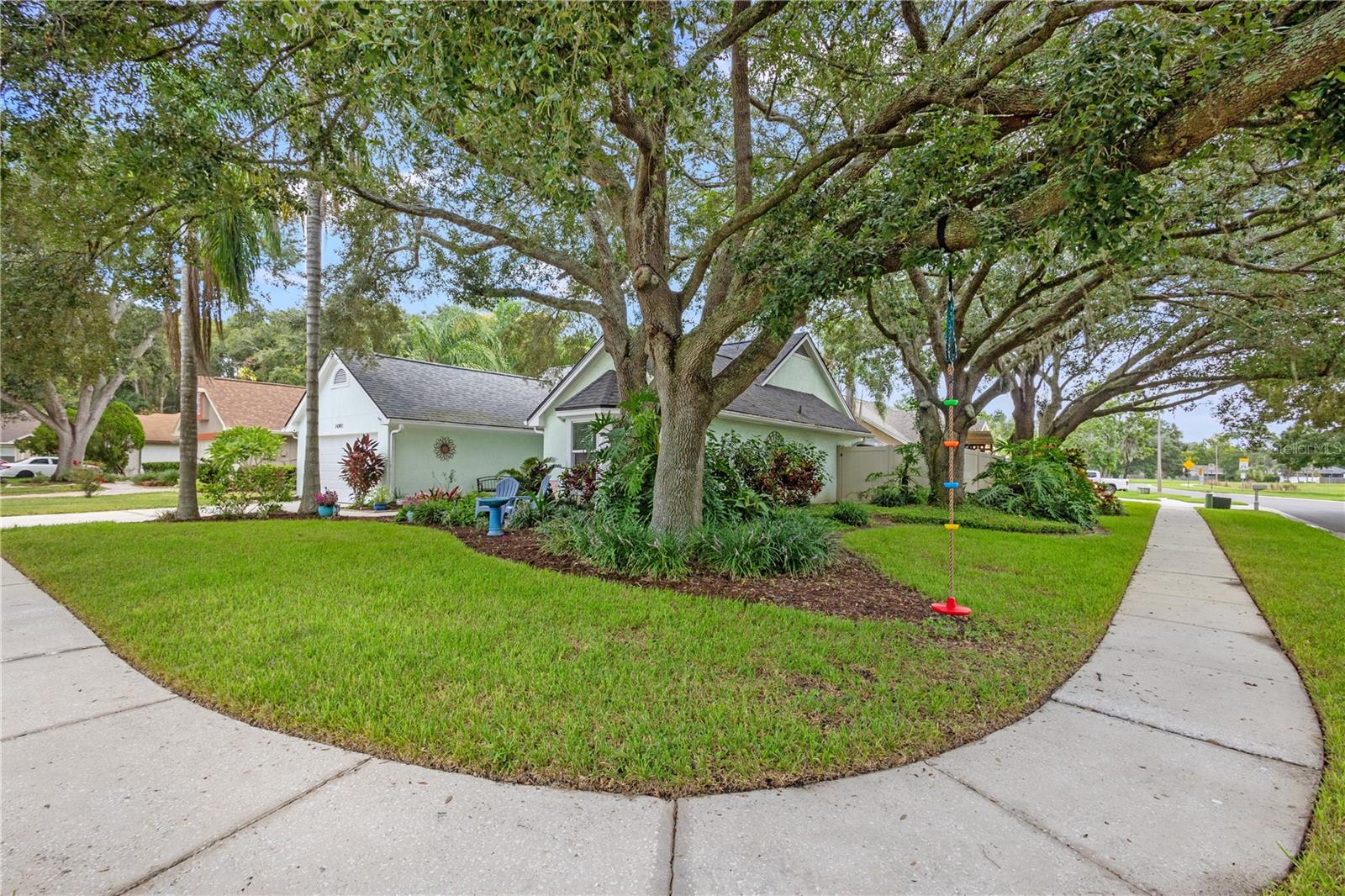 Listing photo id 29 for 14901 Perriwinkle Place