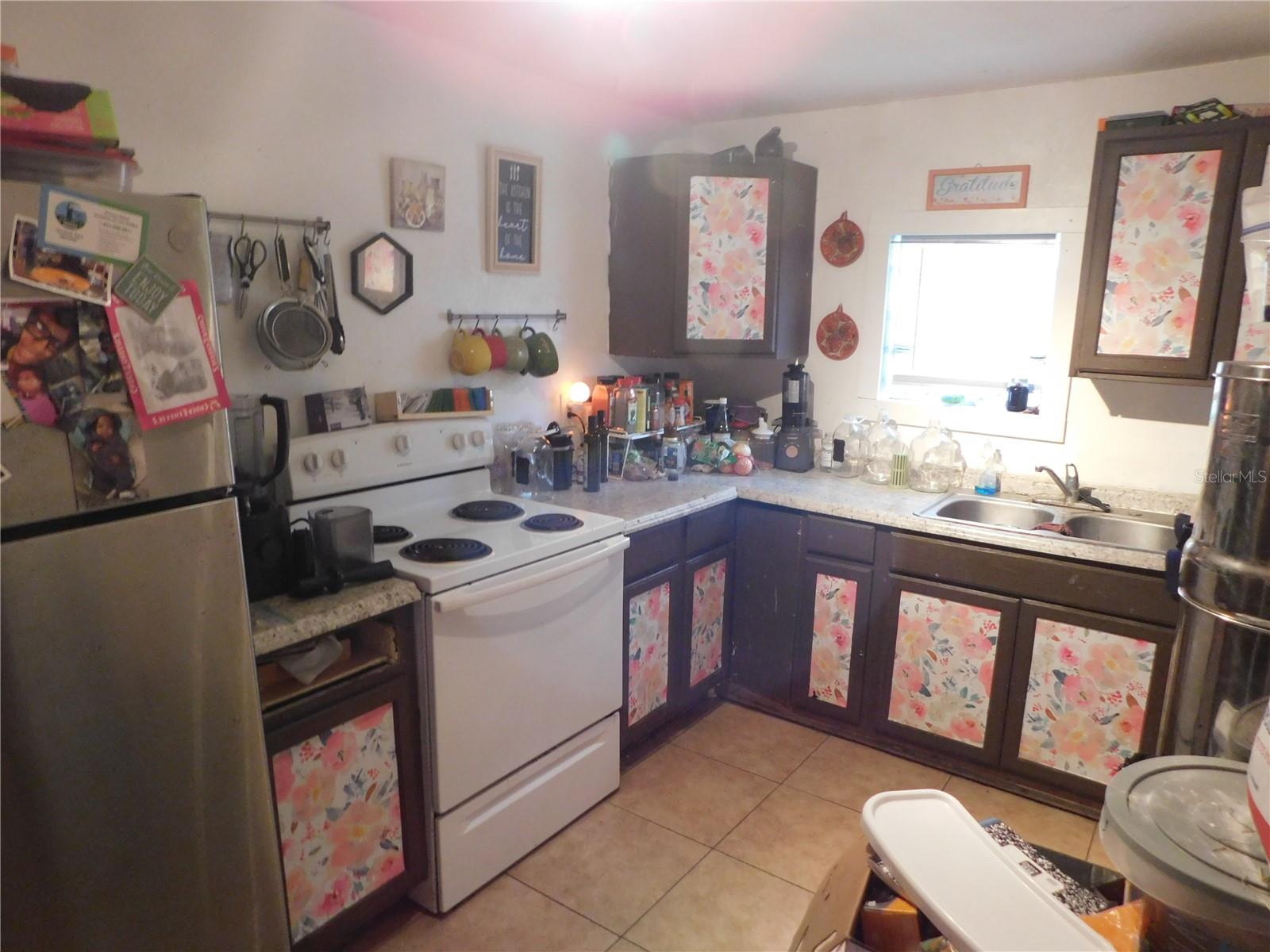 Listing photo id 4 for 5243 9th Street