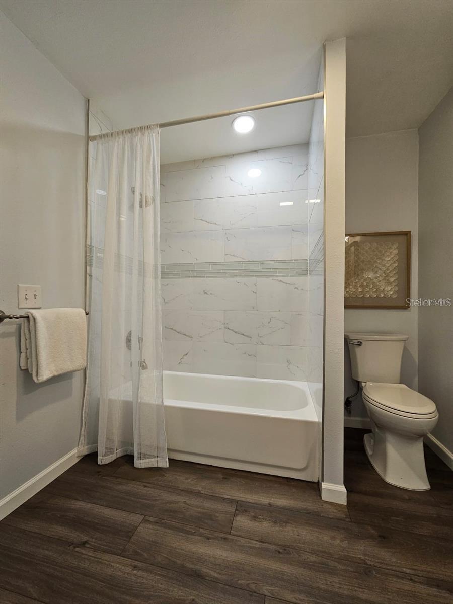 Image 26 of 47 For 3763 Dartmouth Avenue N