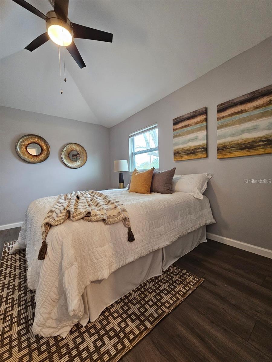Image 32 of 47 For 3763 Dartmouth Avenue N