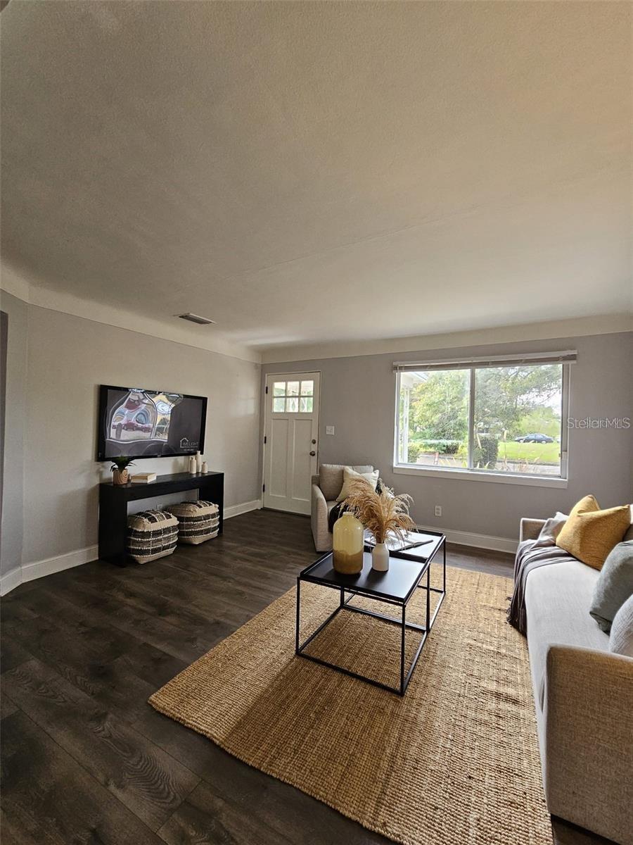 Image 5 of 47 For 3763 Dartmouth Avenue N