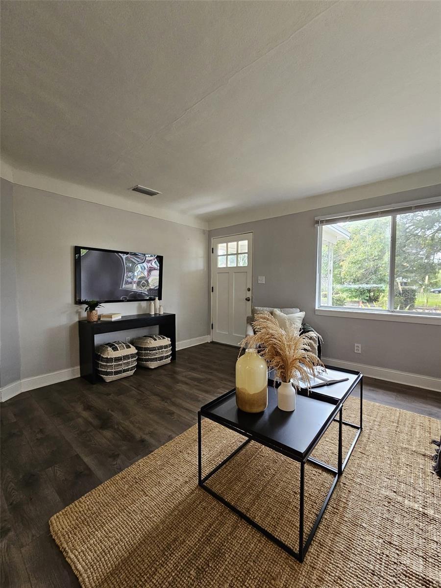 Image 8 of 47 For 3763 Dartmouth Avenue N