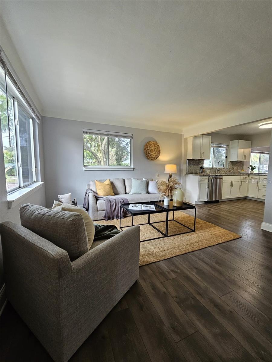 Image 9 of 47 For 3763 Dartmouth Avenue N