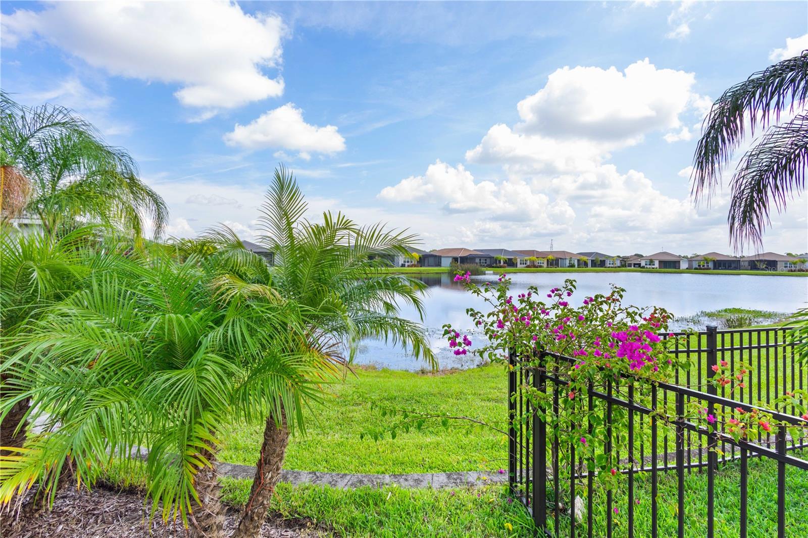 Listing photo id 30 for 4839 Sevilla Shores Drive