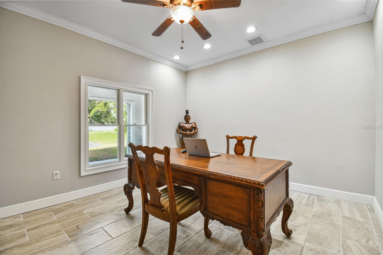 Listing photo id 11 for 17134 Hacienda Del Sol Lane