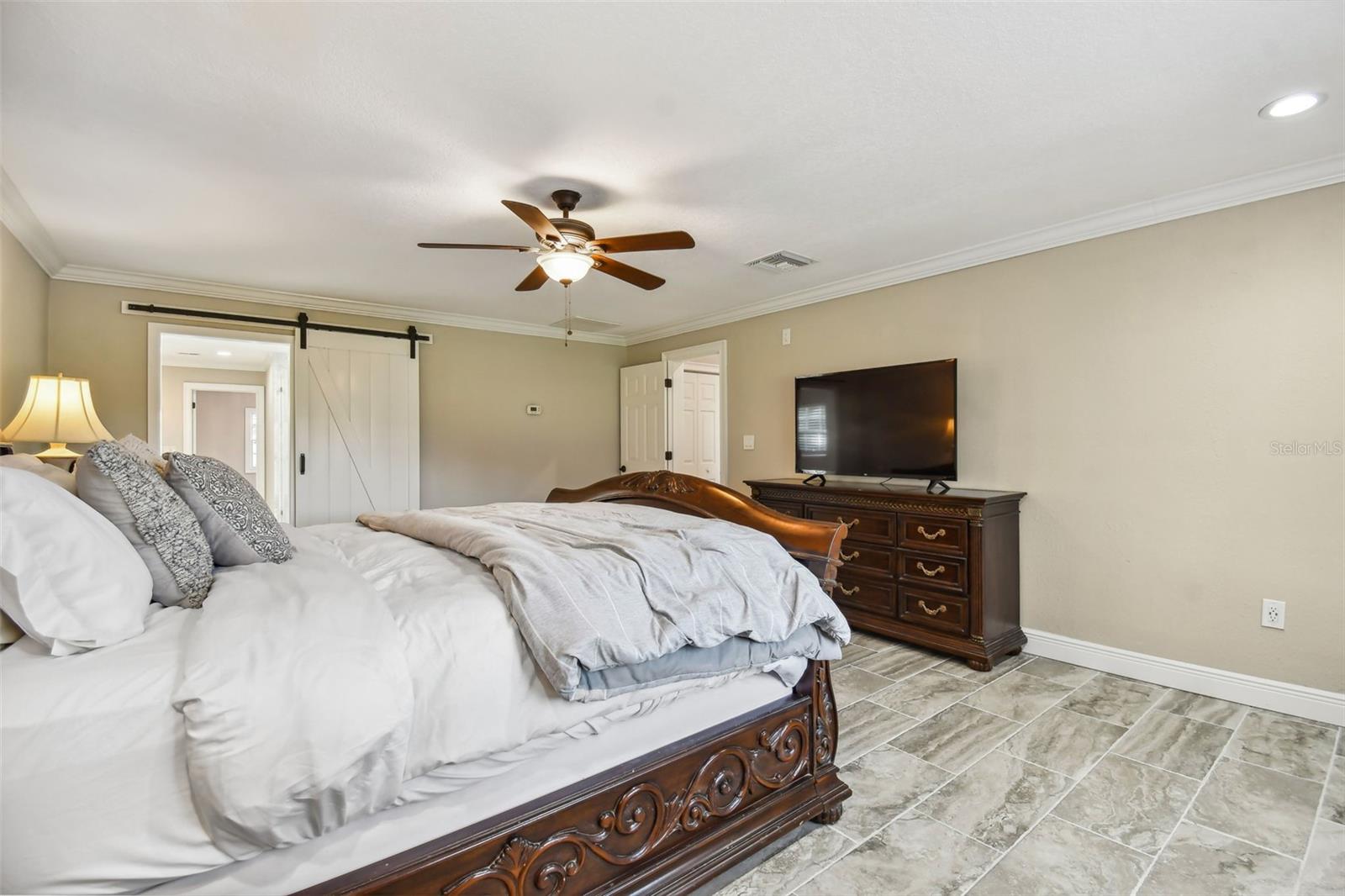 Listing photo id 45 for 17134 Hacienda Del Sol Lane