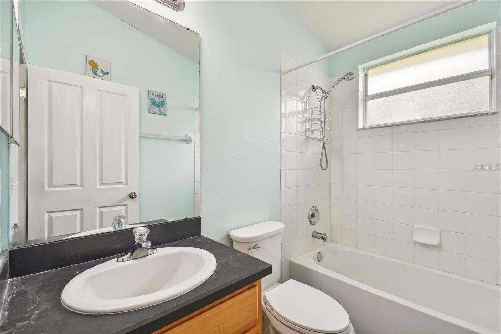 Listing photo id 16 for 6843 Runner Oak Drive